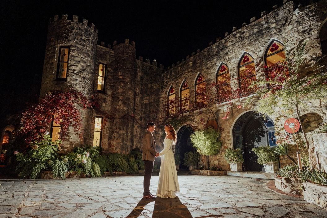 The Manor Basket Range wedding with Adelaide Marriage celebrant Penelope. An Adelaide Hills wedding venue with a stunning castle setting