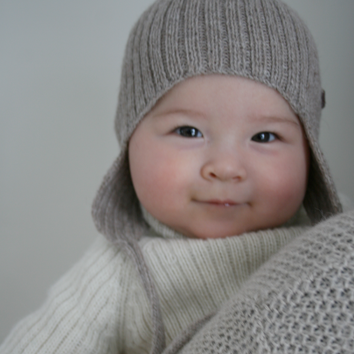 esencia_aw10_string_hat_grey_ambiance.png