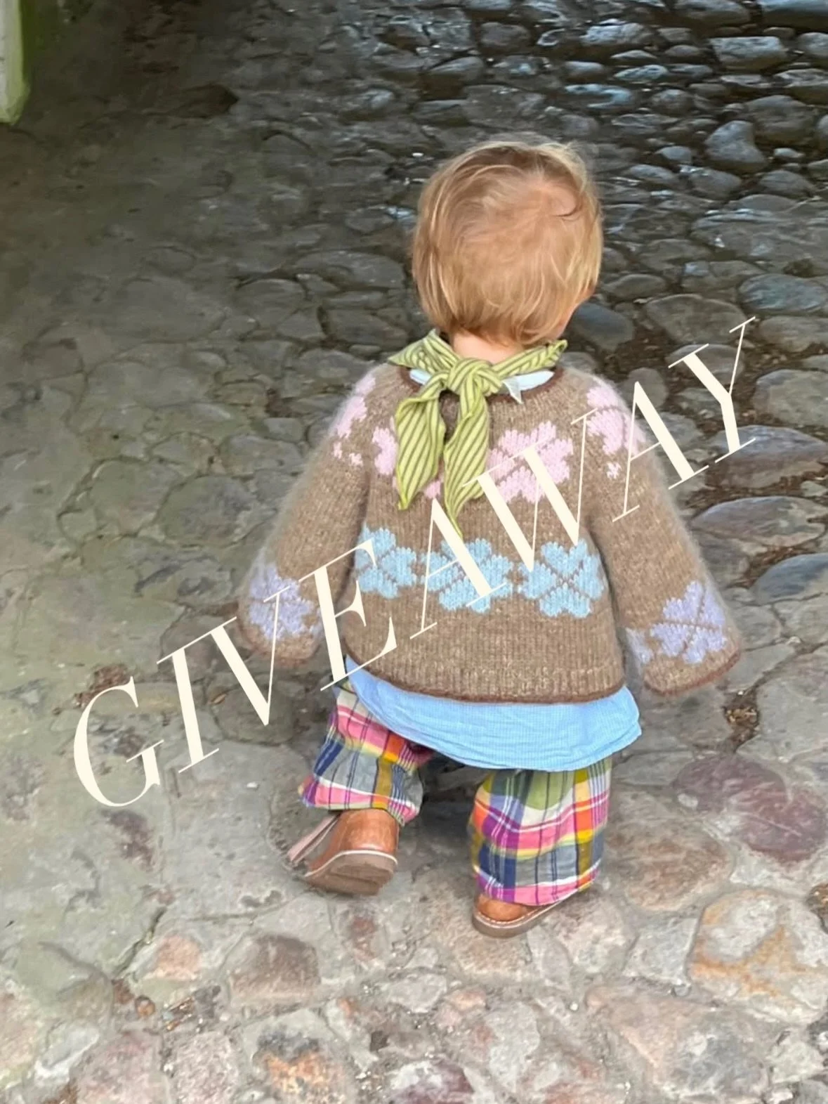 CLOSED! 🤎 GIVEAWAY 🤎

We&rsquo;re excited to team up and give one lucky winner a special prize.

Prize for one winner: The exact one-of-a-kind knitted sweater shown in the picture (size 1 year), handmade by @karolinemariabarfod

and a &euro;150 gif