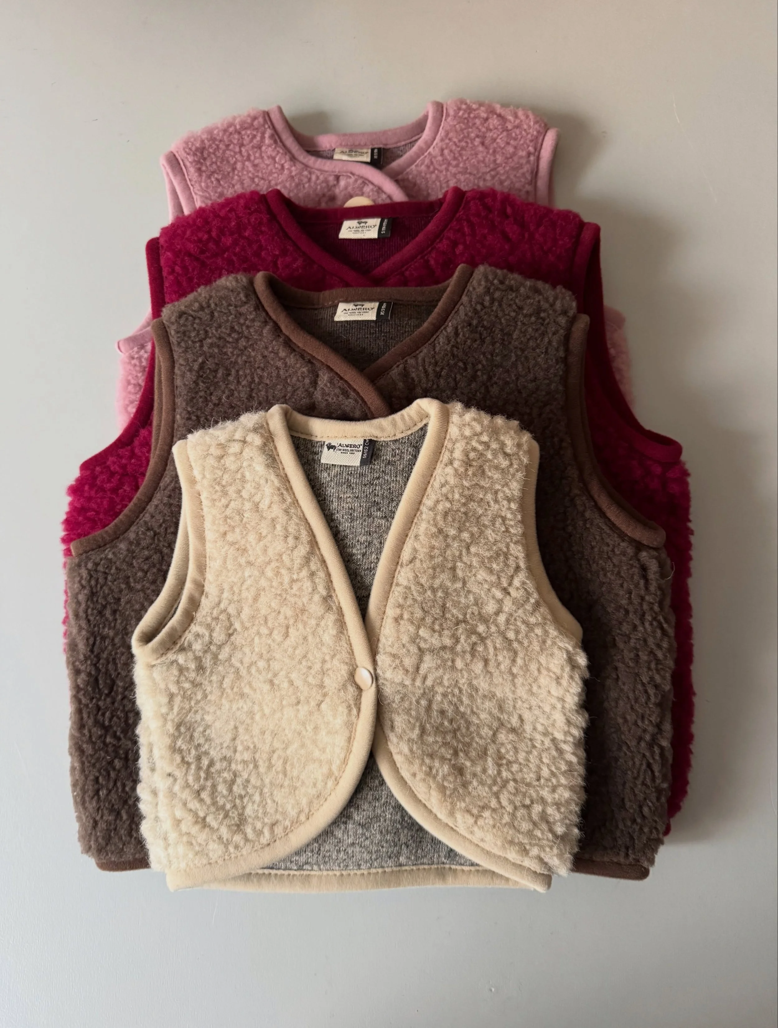 &hellip;new colors 🤎 merino teddy vests 〰️ the perfect extra layer #teddyvest #merinowool #boefshopcopenhagen