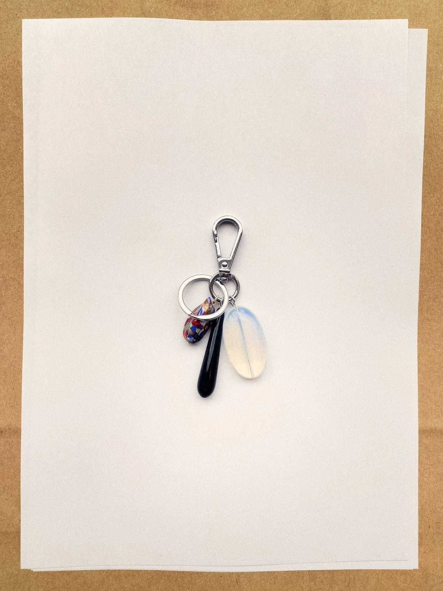 Sisi Joia, keycharm, black opline white