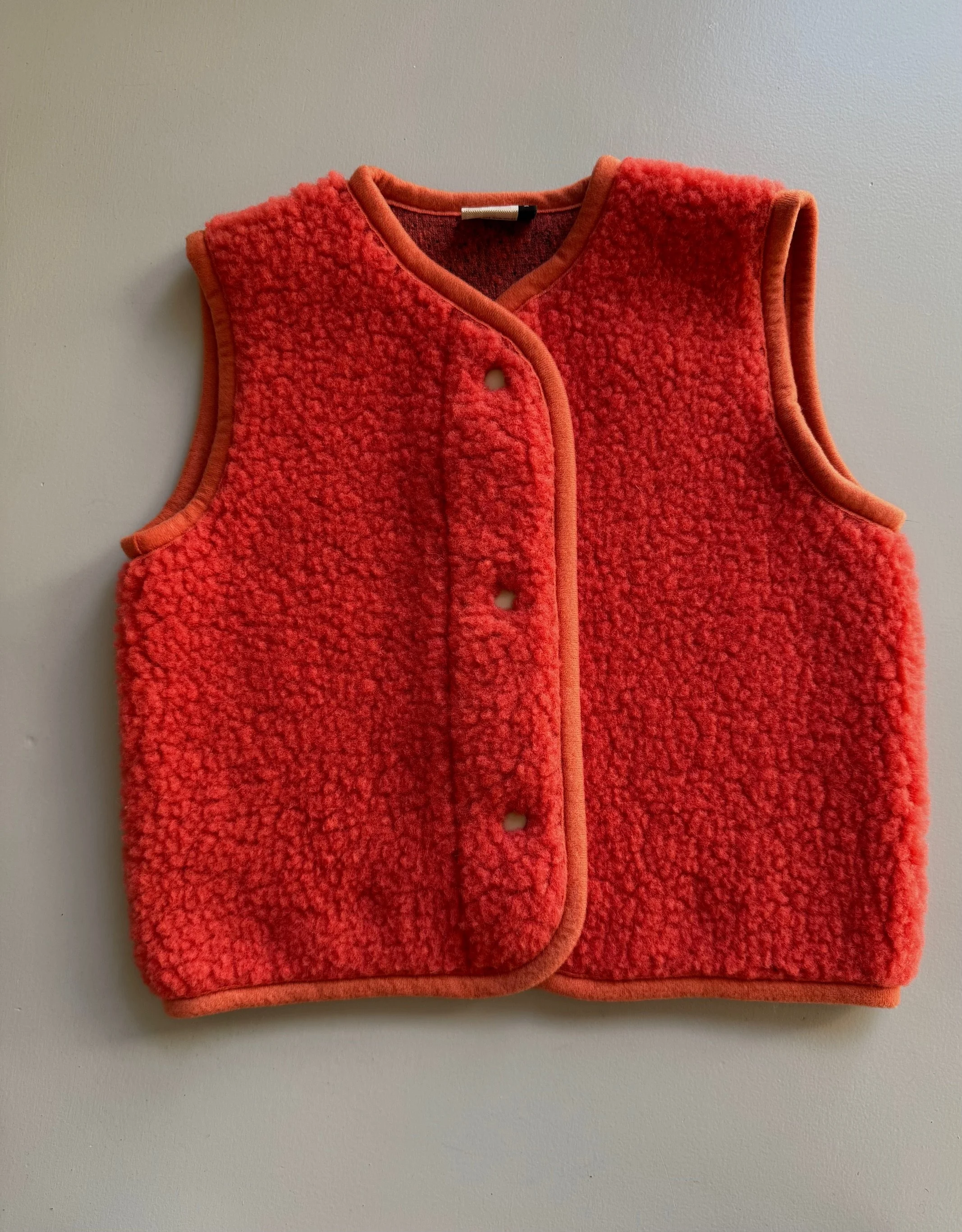 merino teddy vest, orange/red