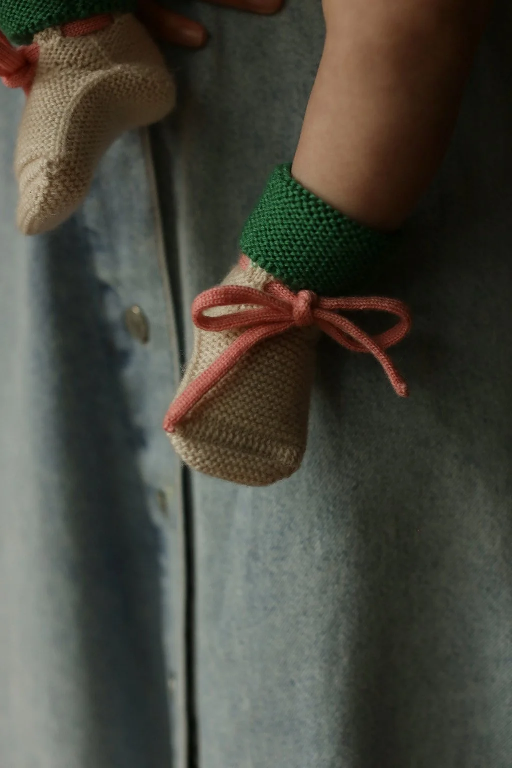 BOOTIES CREAM+GRASS lifestyle 3-2.jpg