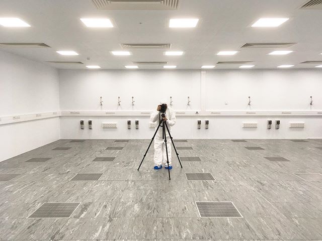 Bts, me in a body suit, in a clean room, shooting hdr images with an old tripod. One of the stranger locations i’ve shot recently, very white and very light on sensations. #photographer #lab #cleanroom #locationphotography #bts #longexposure #canon5dmkiii #manfrotto #moonunit