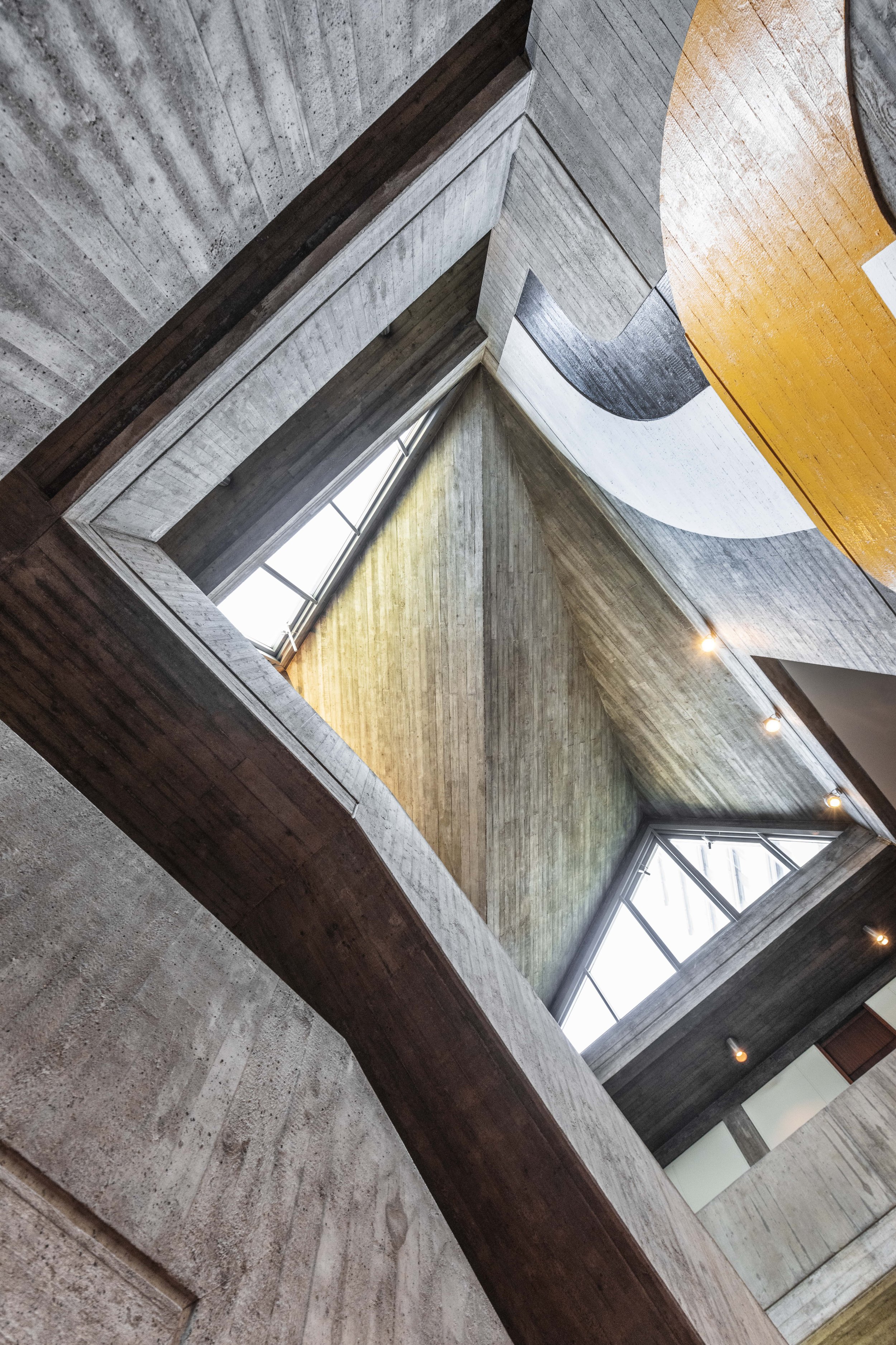 looking up • offenbach • 2023