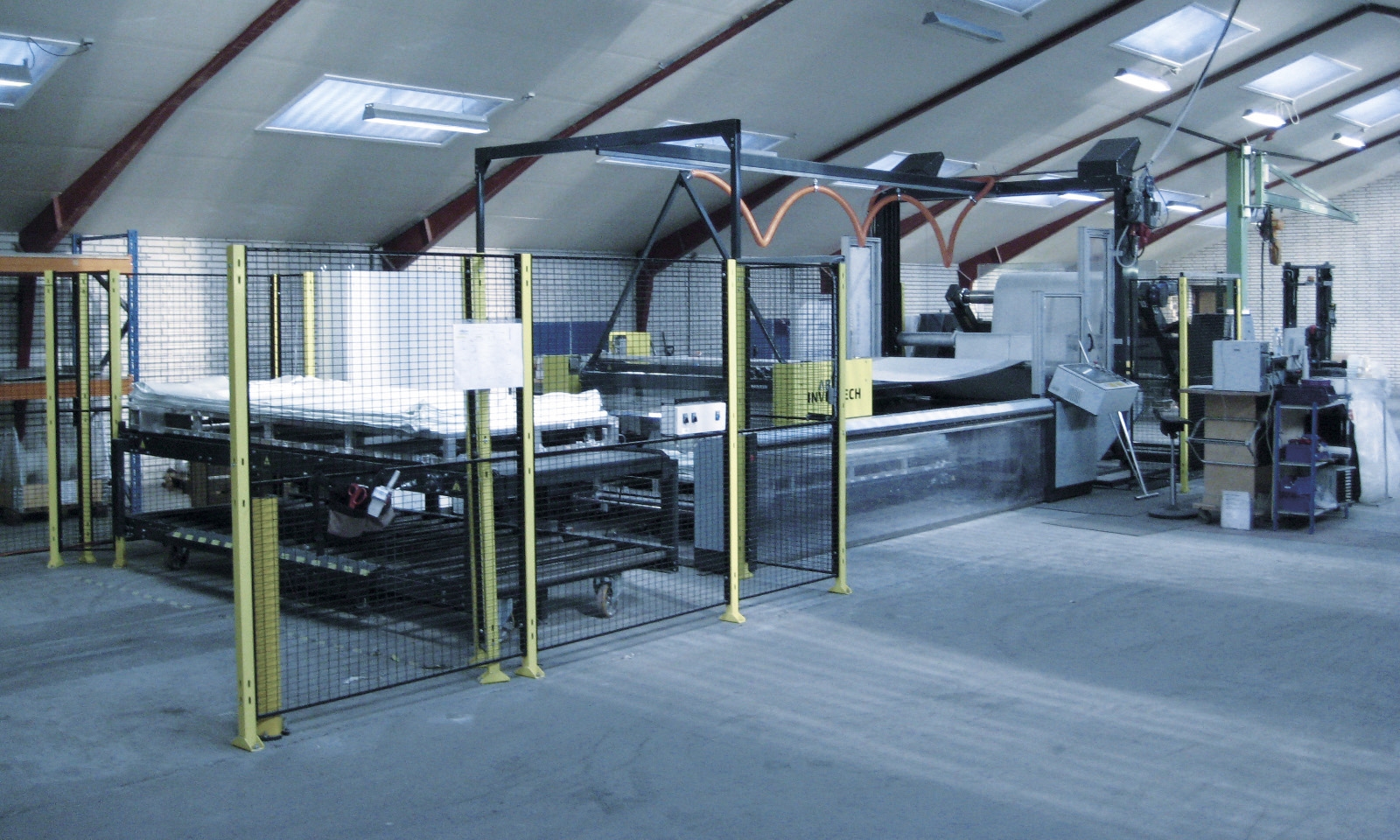 CUTTING SYSTEM Machine developed to cut and dispense dry glass fibre for Blade production.