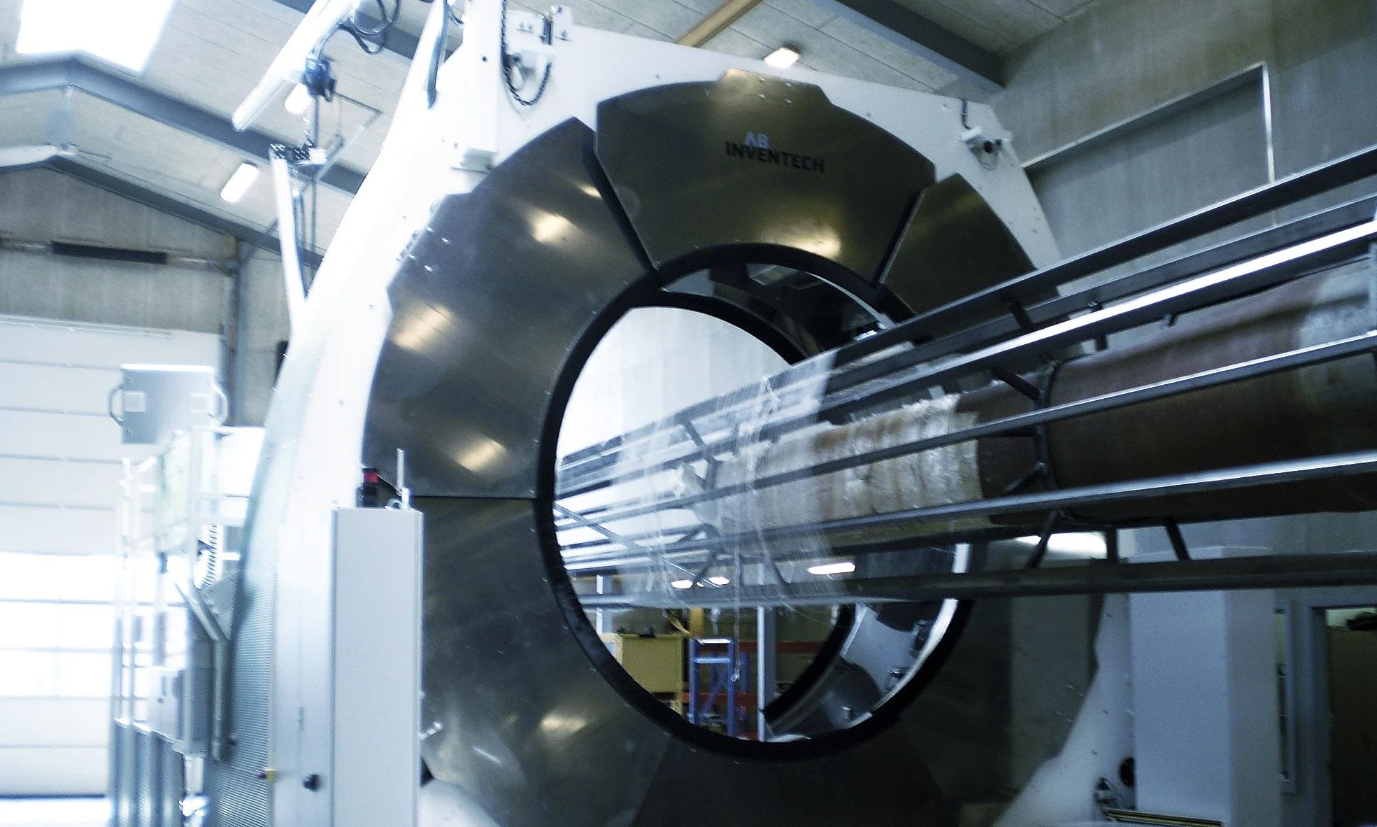 Circular prepreg winding equipment for blade production.