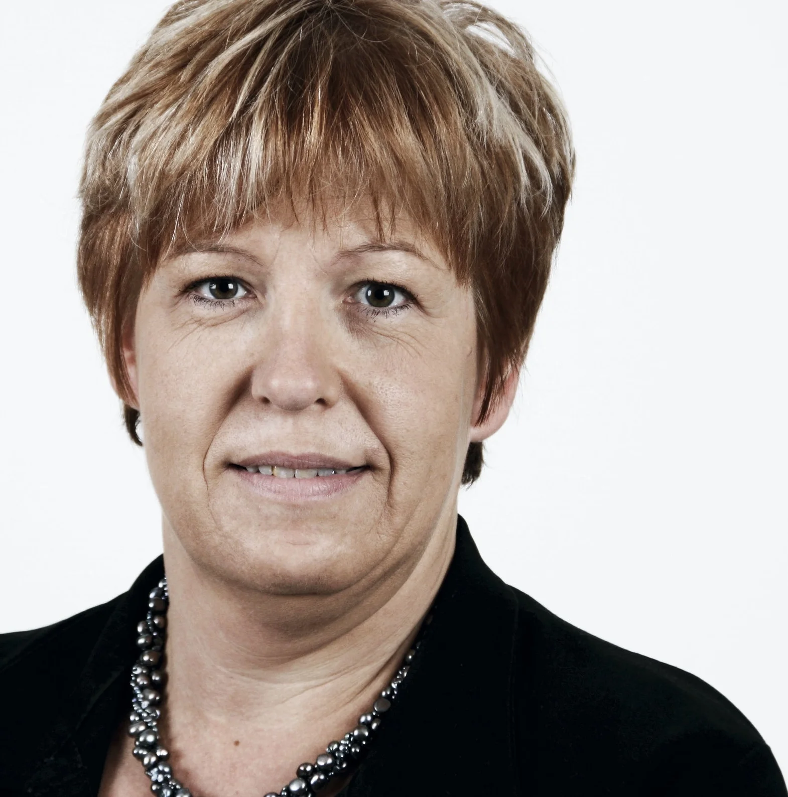 FINANCE Hanne Andersen Finance Manager T +45 9661 3704 M +45 2286 8914 ha@ab-inventech.dk