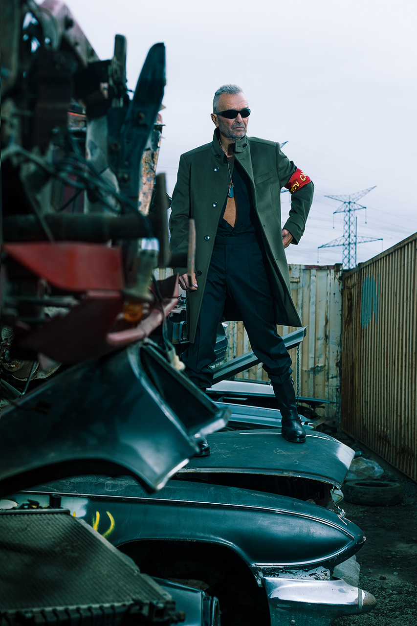 Sunglasses MONTY'S OWN. Pants, shirt and coat HUGO BOSS. Boots JIMMY CHOO.