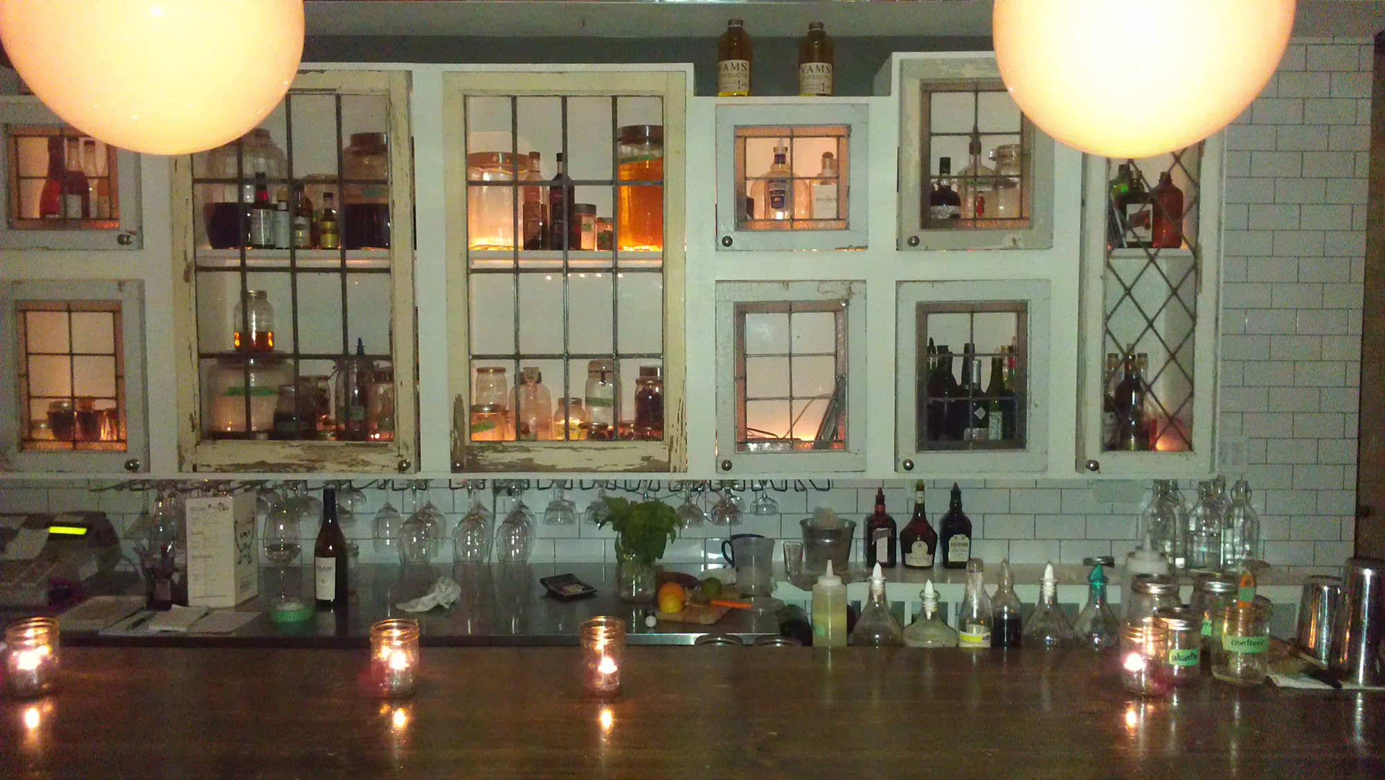 COCKTAIL BAR