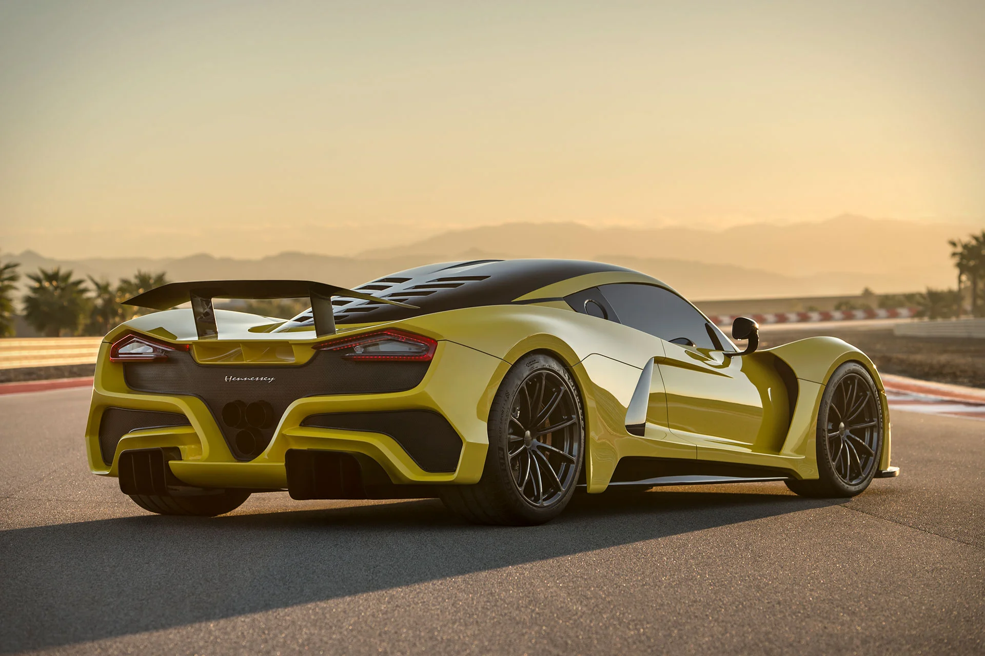 Hennessey-venom-dtkmen-1.jpg
