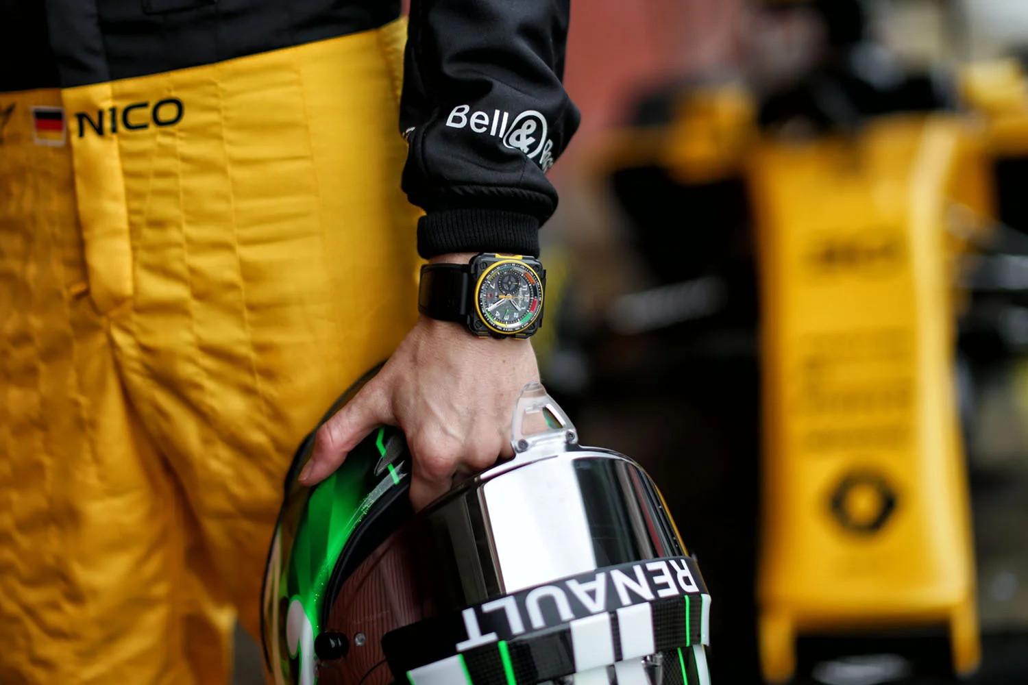 bell-ross-dtkmen-reanault-f1.jpg