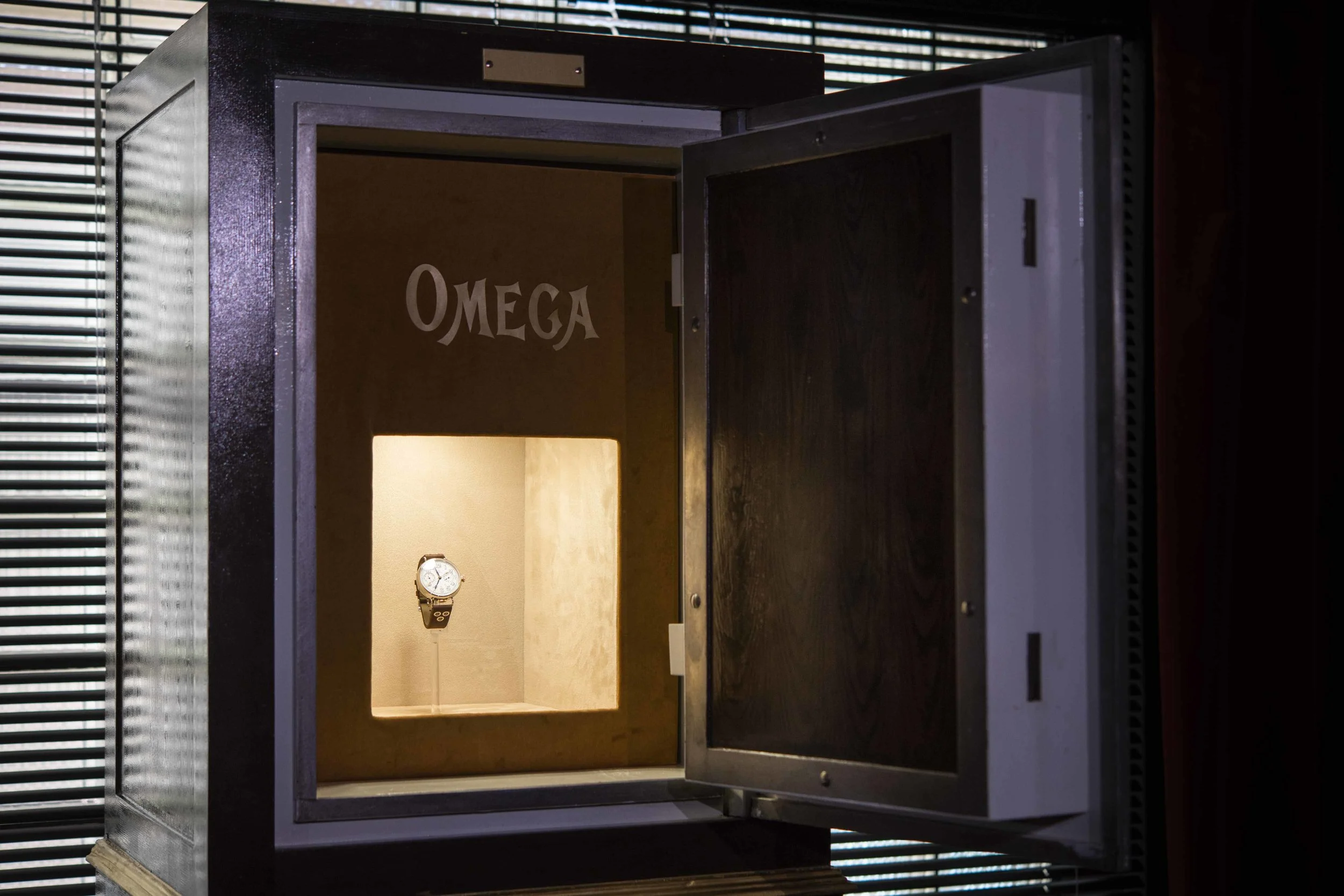Images courtesy of OMEGA Watches Canada
