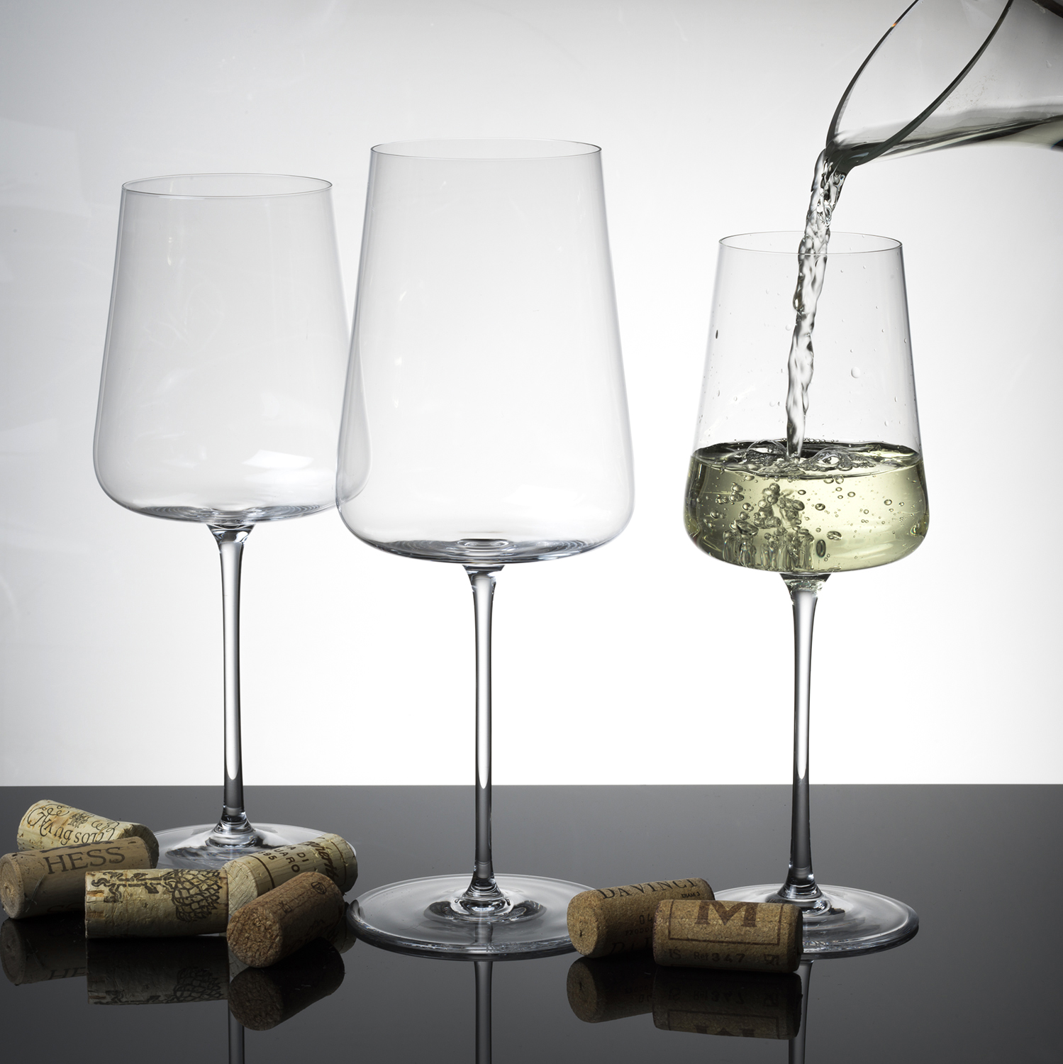 Wine Glasses with Pour