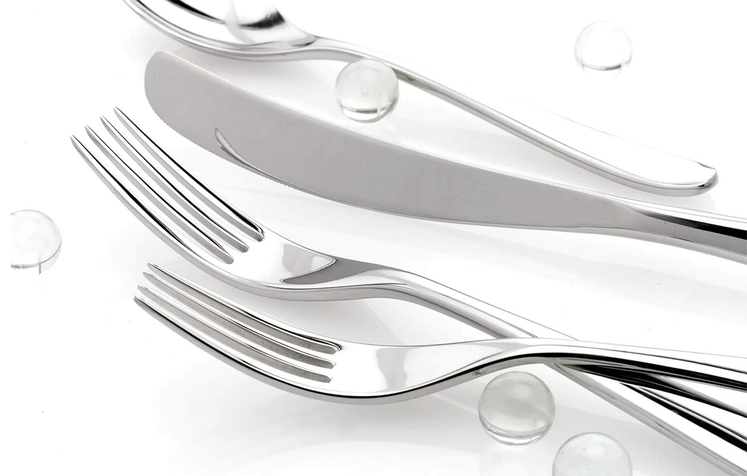 flatware_on_white.jpg
