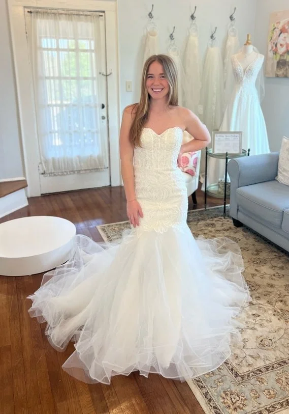 sweetheart strapless wedding dress.jpg