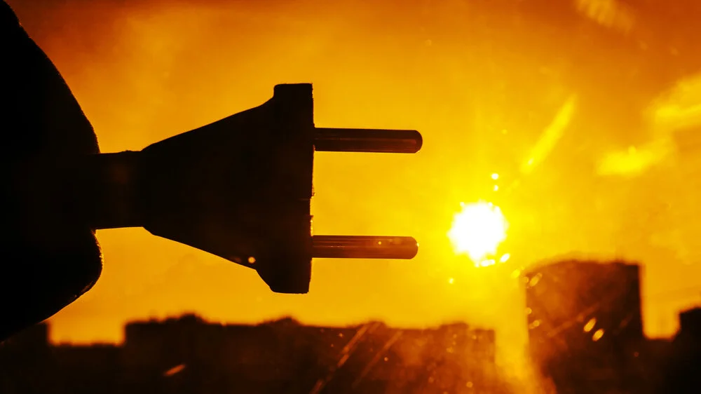 Adapting solar energy technology to detect chemical warfare agents and pesticides