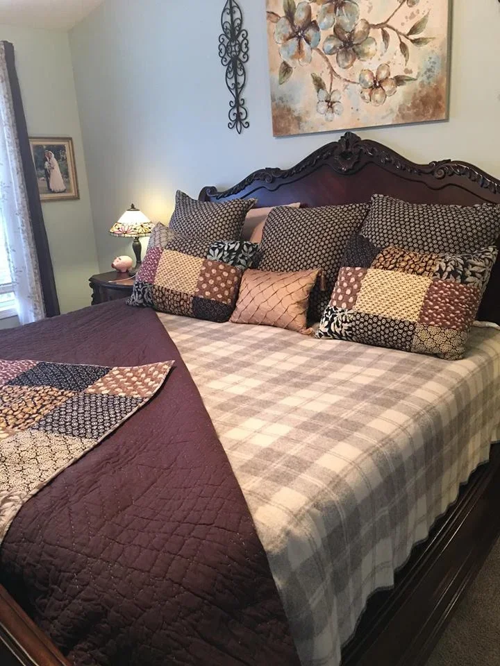 Norwich Pattern King.Queen Picture.webp