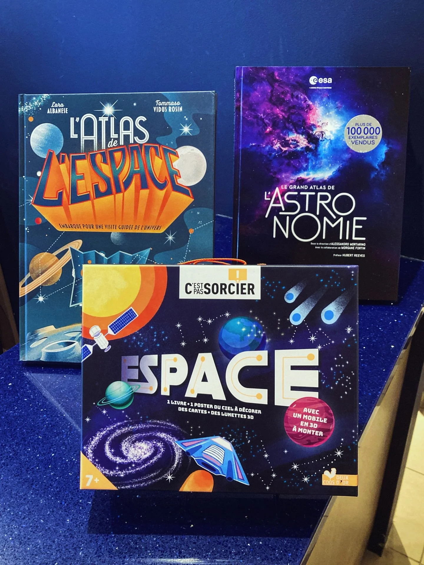 Nous avons r&eacute;cemment re&ccedil;u de si beaux documents sur l&rsquo;espace!! 🤩🪐

Que ce soit une visite guid&eacute;e de l&rsquo;espace dans le documentaire jeunesse &laquo;&nbsp;L&rsquo;atlas de l&rsquo;espace&nbsp;&raquo; de Lara Albanese e