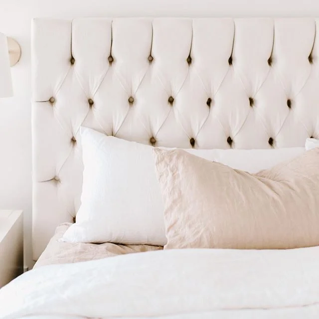 Although @katharinemarieweds is open on Saturday, it is “by appointment only” and I rarely do client work, so there’s no need to rush out of bed this AM. Except to shower 🤣. Currently sipping @generous_coffee_ with a touch of cinna