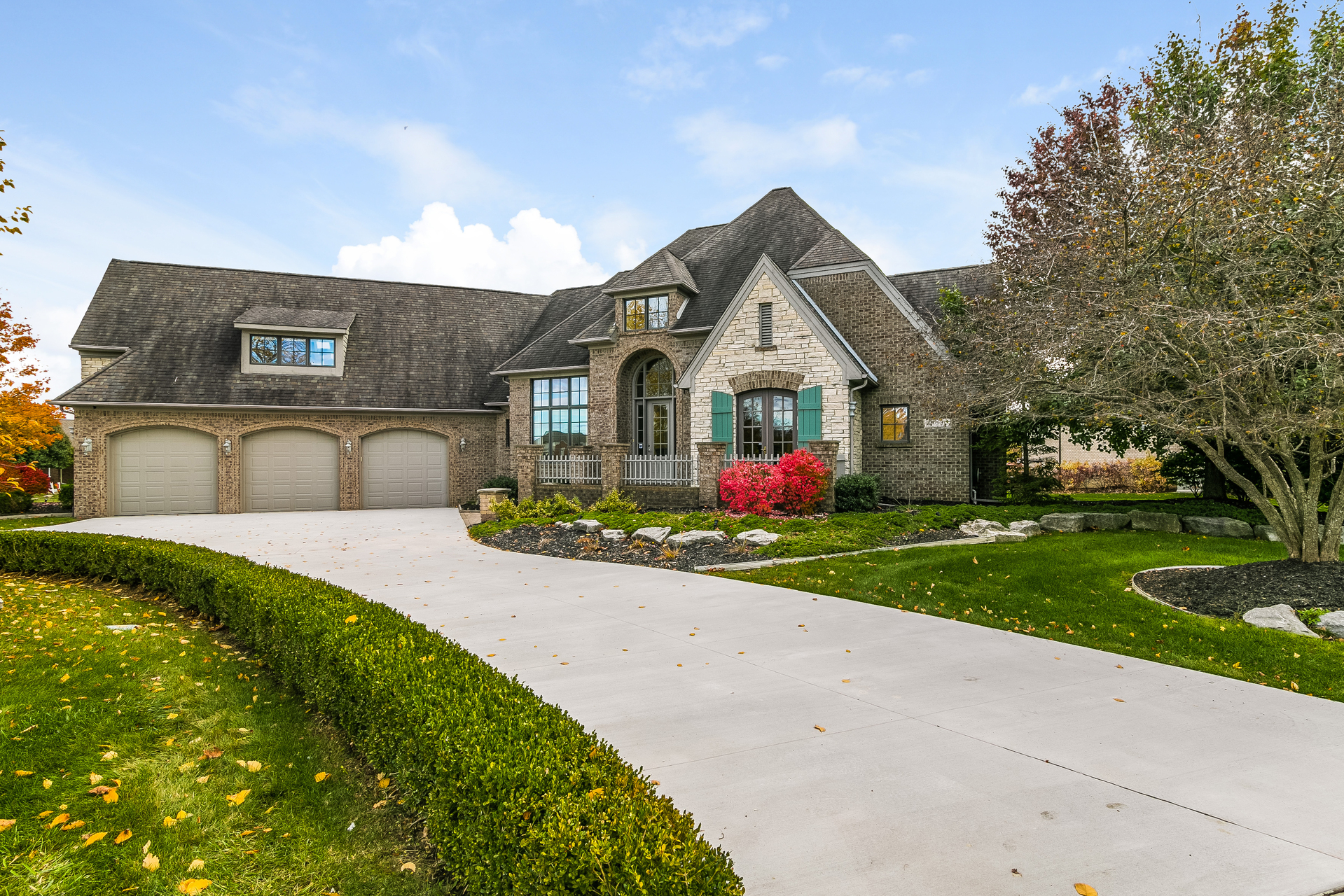 001-Front_View-5032749-medium.jpg
