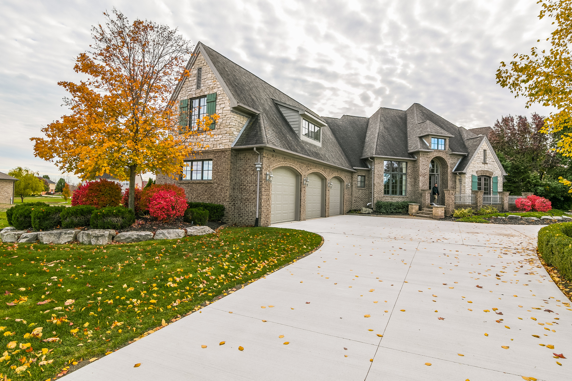003-Front_View-5032744-medium.jpg