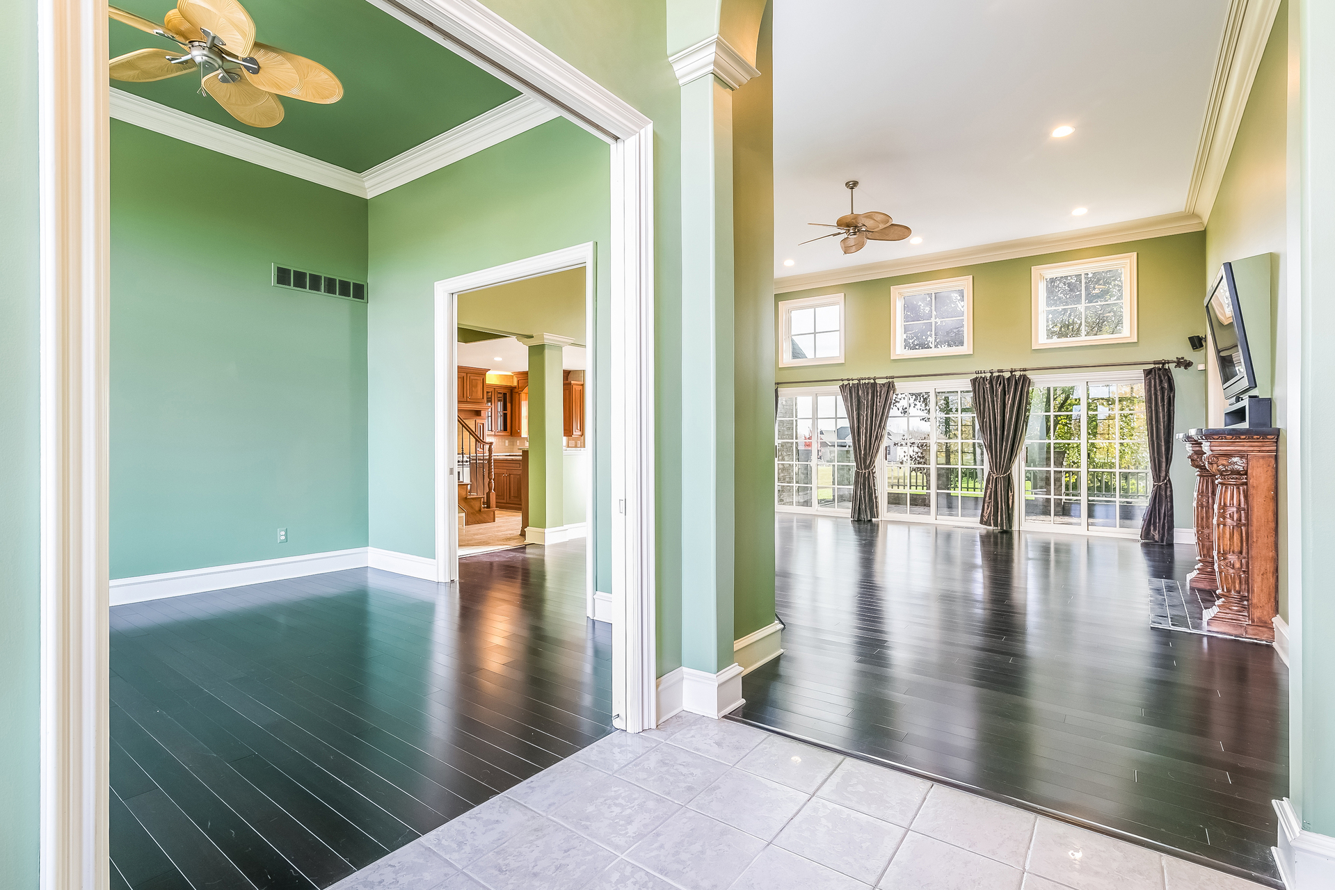 007-Foyer-5032760-medium.jpg
