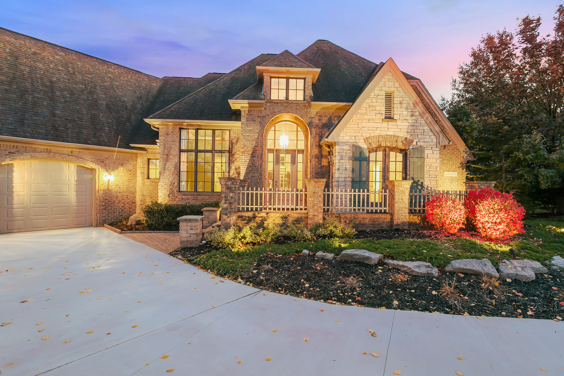 006-Twilight_Front_View-5032787-medium.jpg