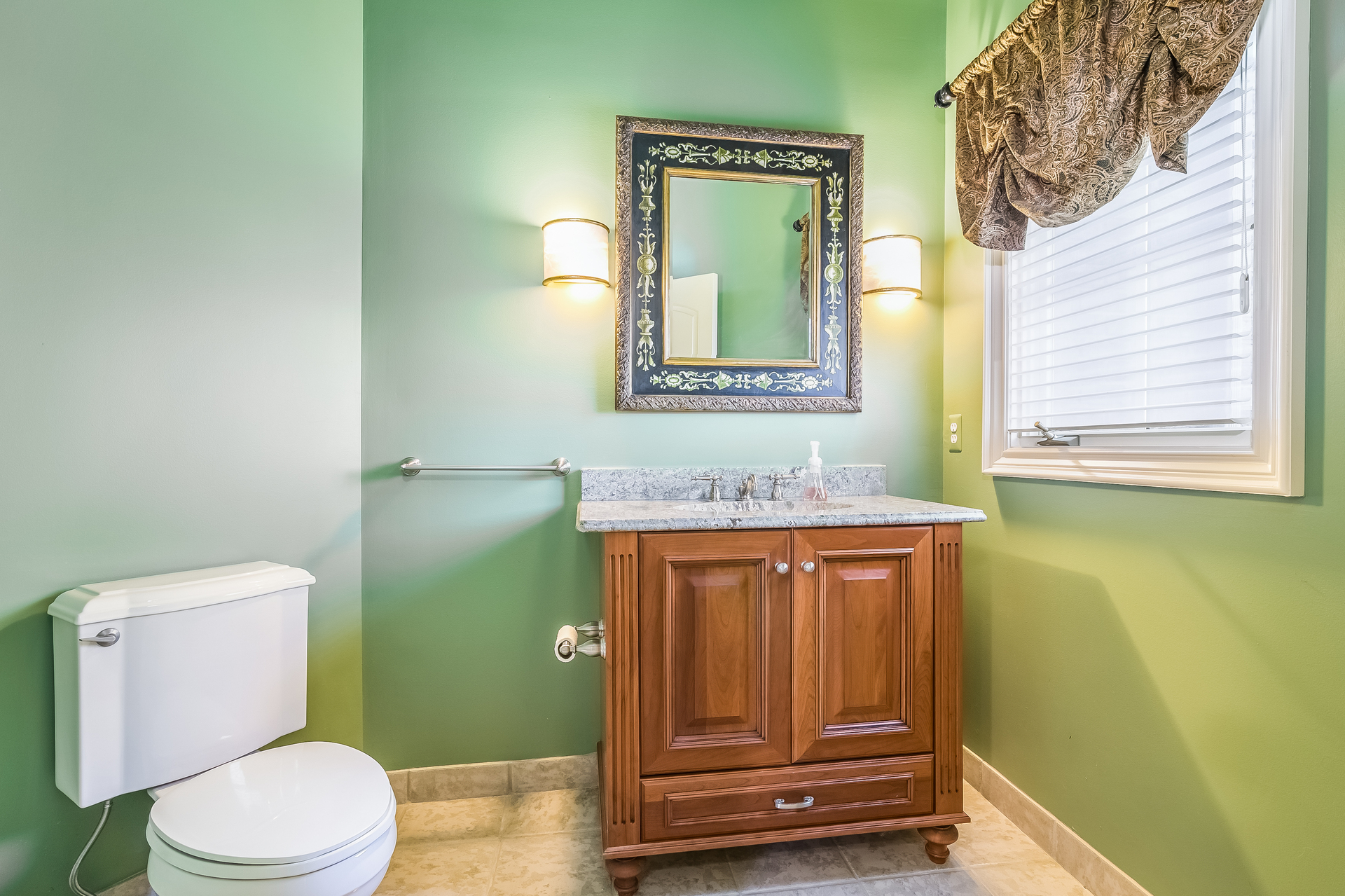 030-Powder_Room-5032784-medium.jpg