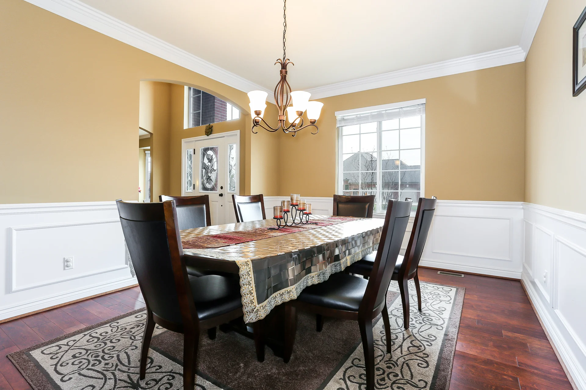 008-Dining_Room-5056059-medium.jpg