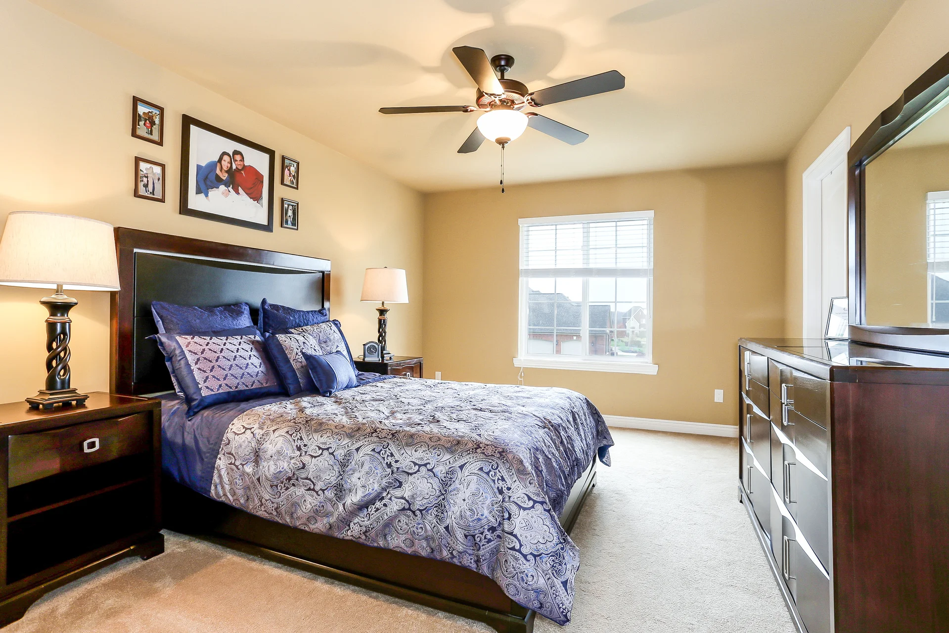 043-Bedroom-5056086-medium.jpg