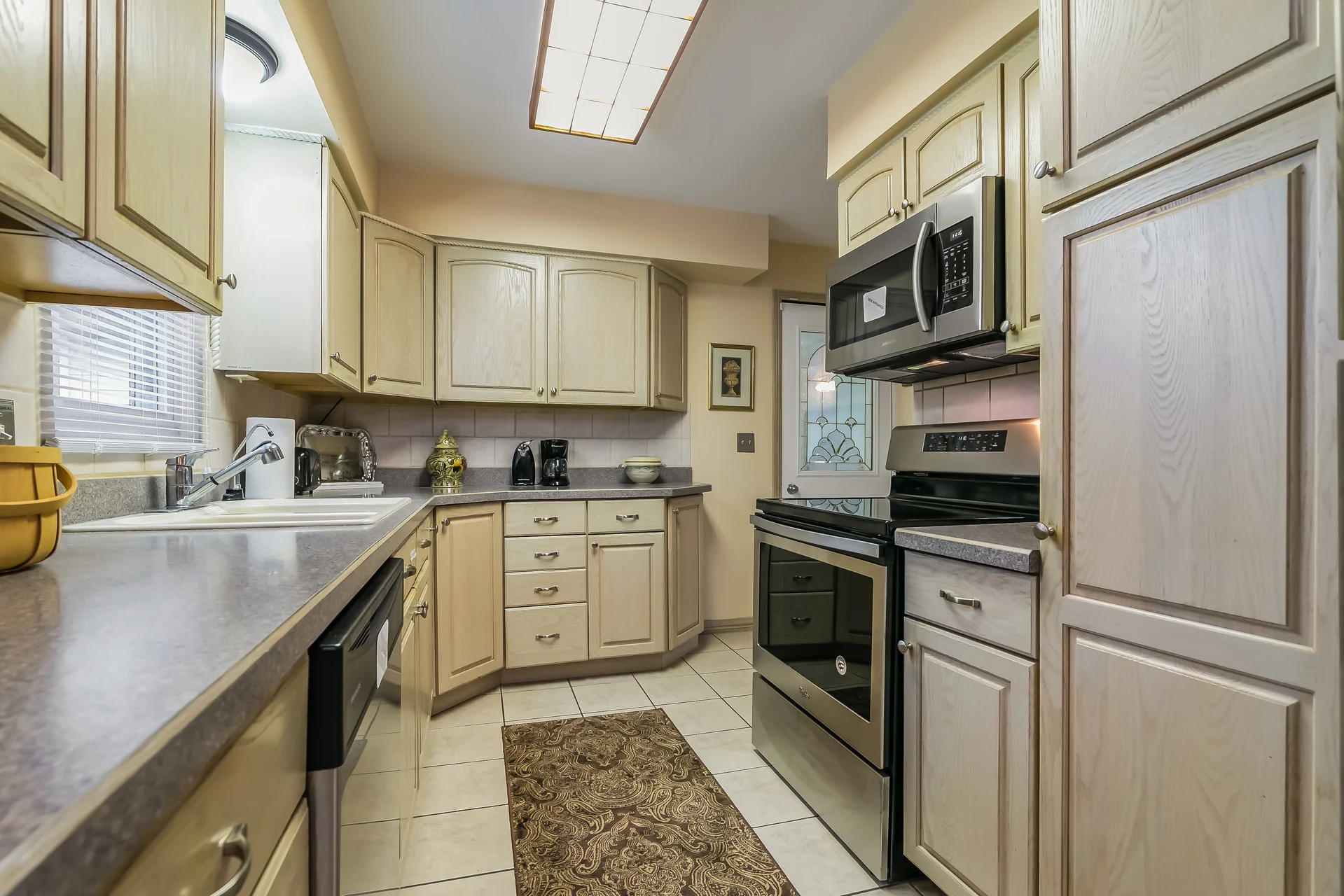 011-Kitchen-5074759-medium.jpg