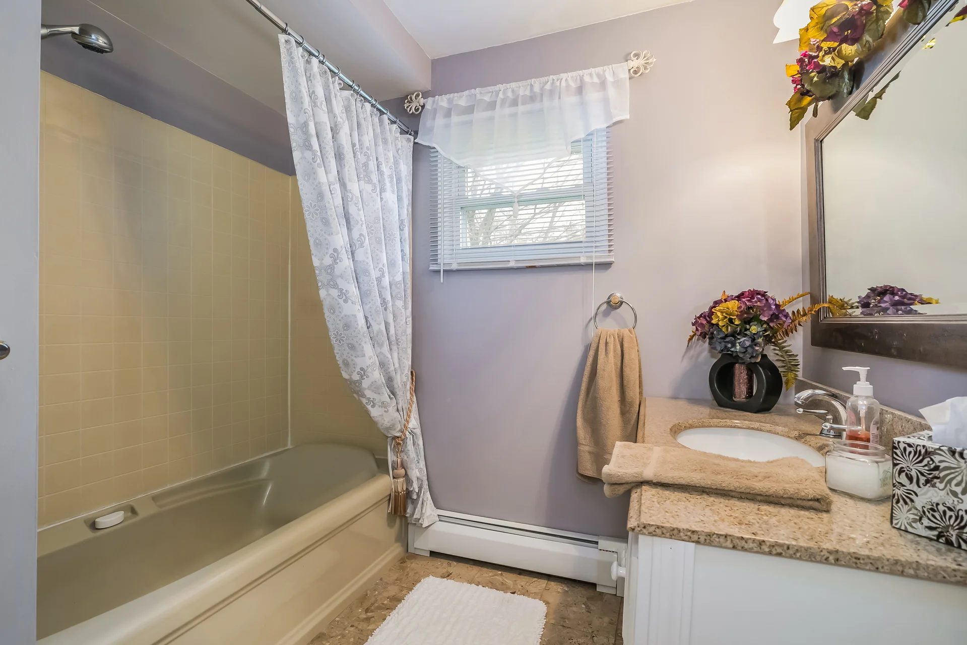 023-Bathroom-5074742-medium.jpg