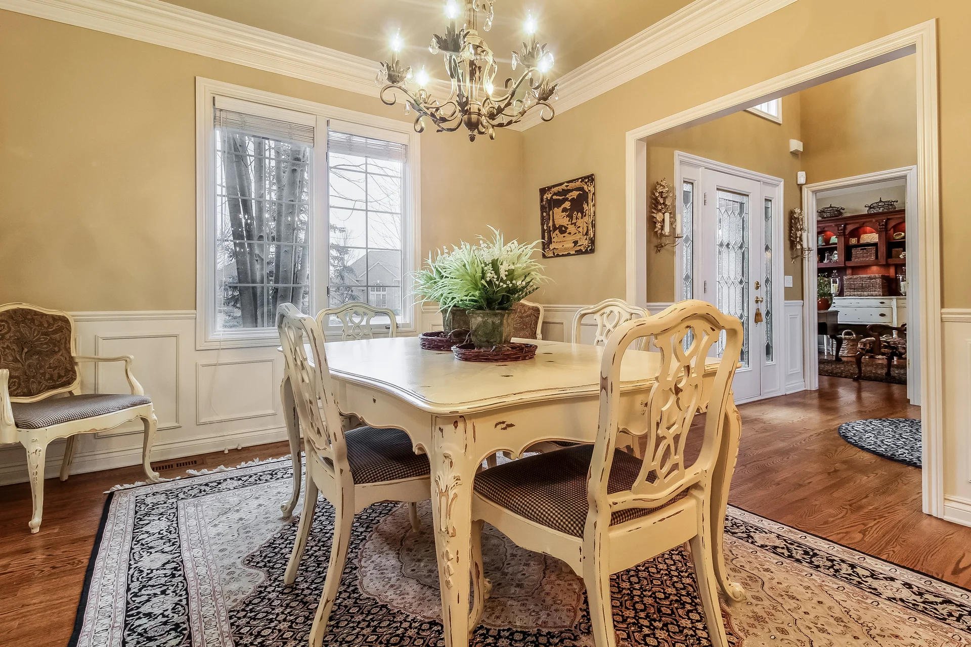 010-Dining_Room-5442237-medium.jpg