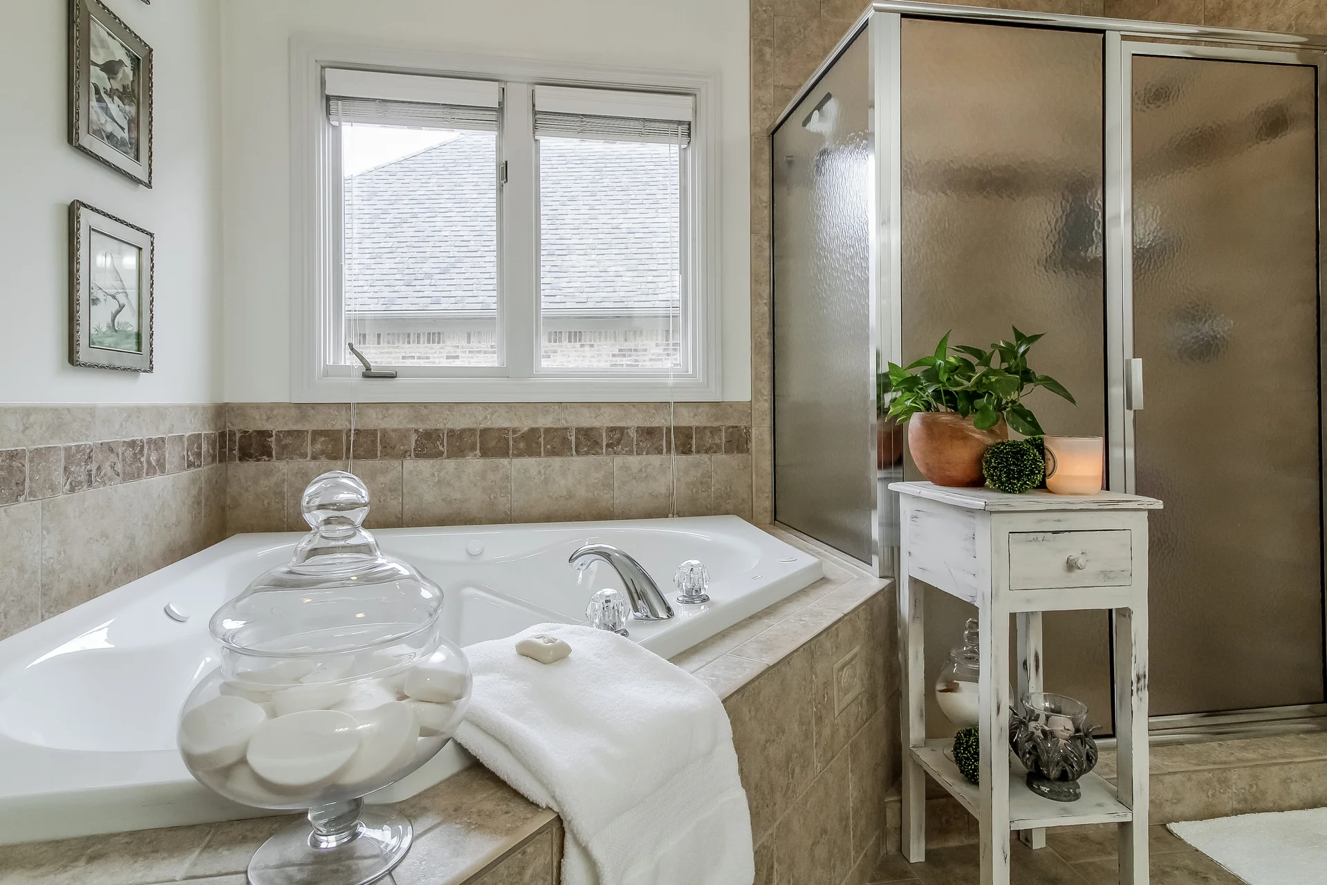 026-Bathroom-5442217-medium.jpg