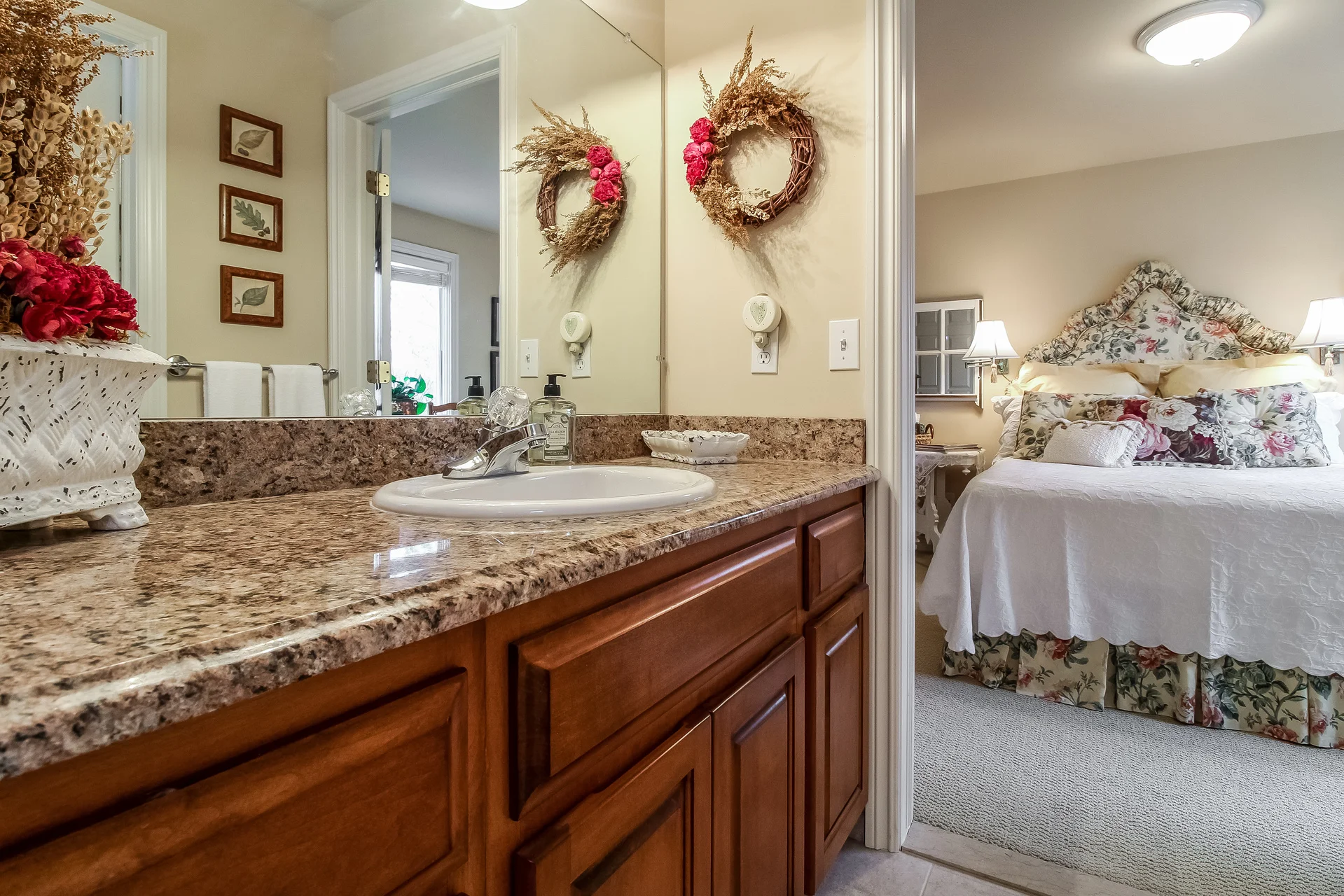 035-Bathroom-5442232-medium.jpg