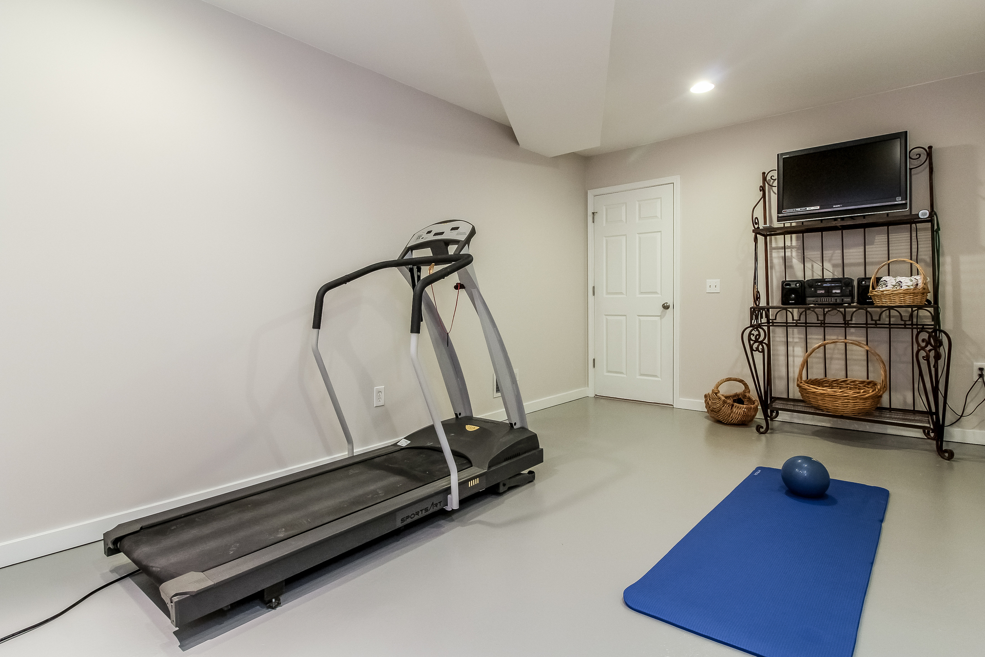 038-Recreation_Room-5442244-medium.jpg