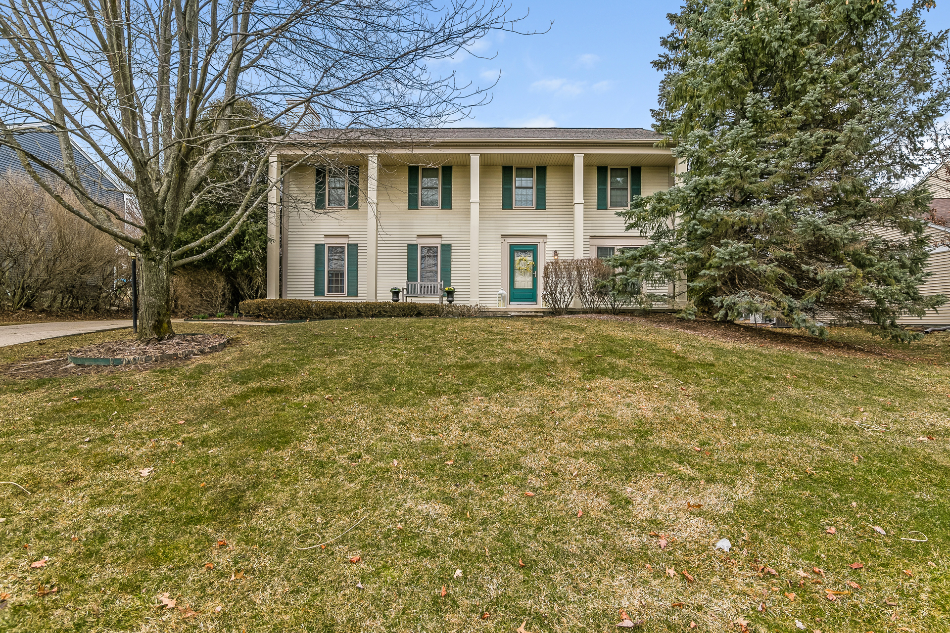 001-Front_View-5502763-medium.jpg