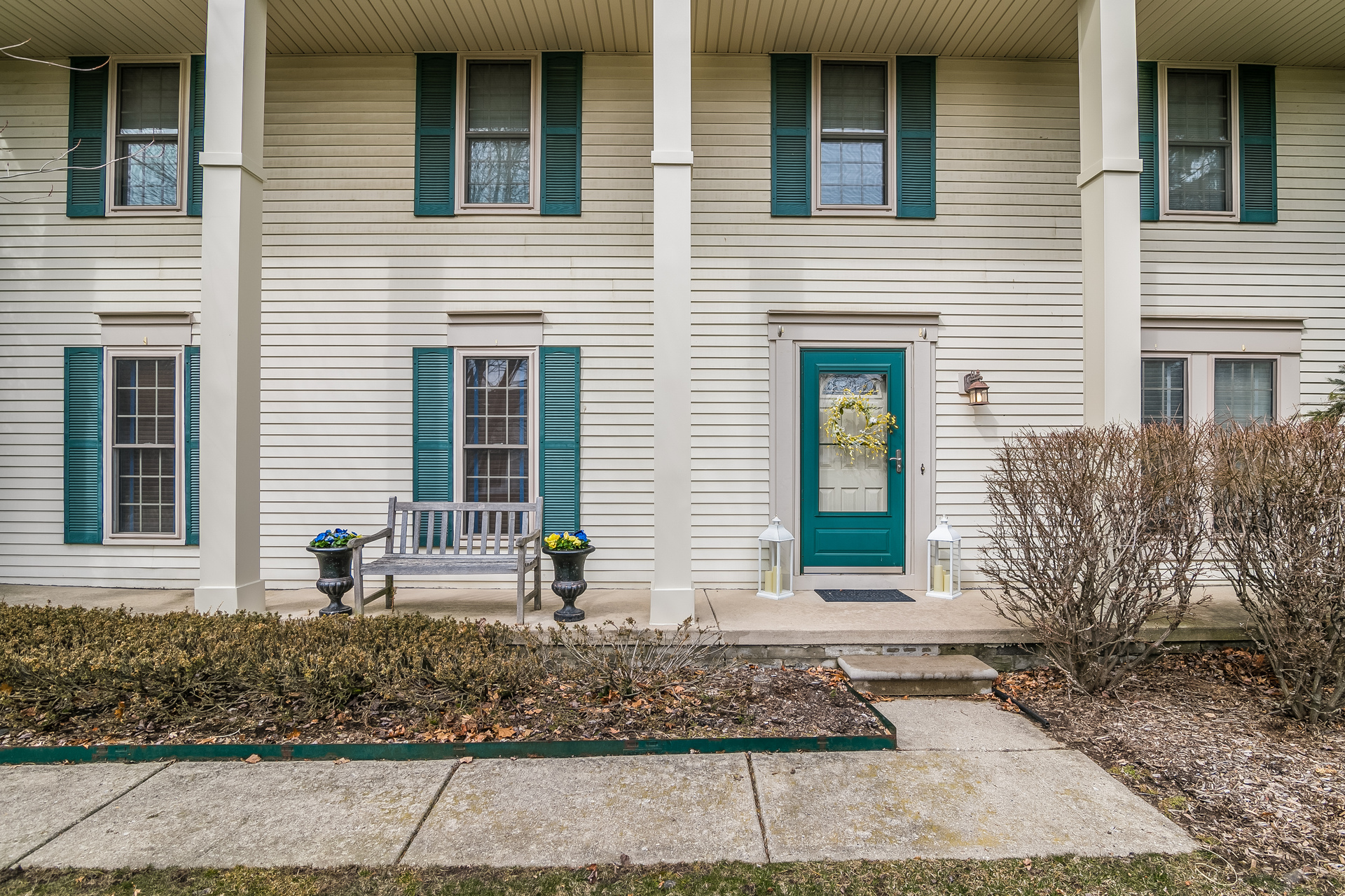 003-Front_View-5502762-medium.jpg