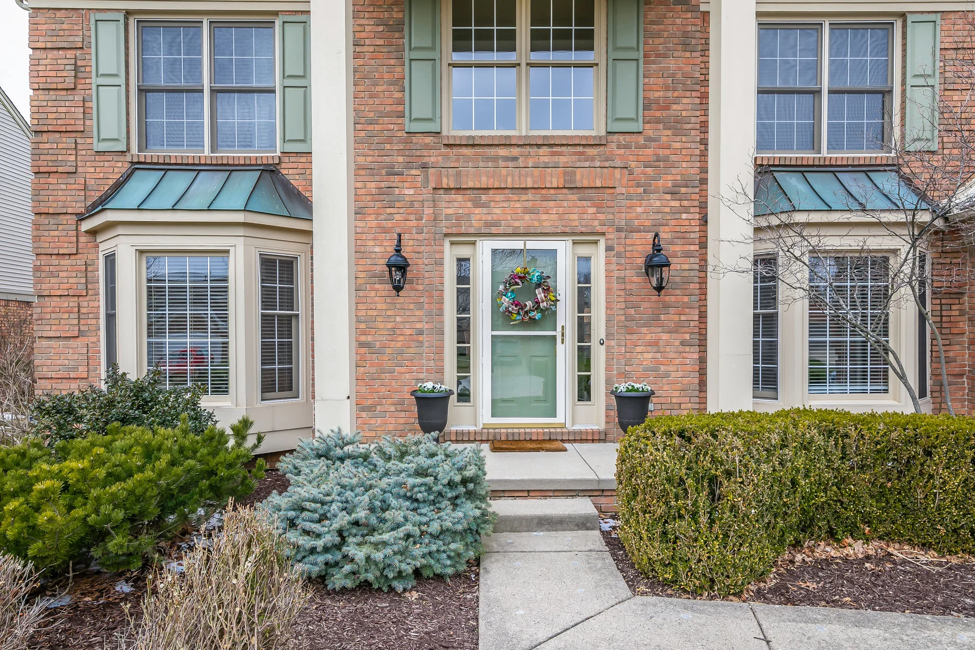 005-Front_Entrance-5604541-medium.jpg