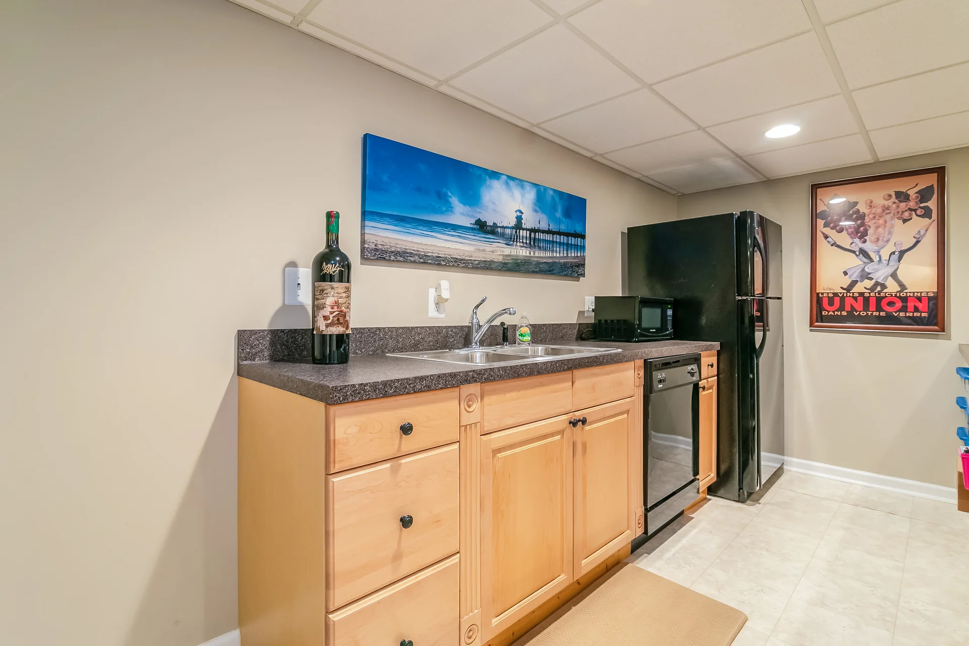 021-Wet_Bar-5604581-medium.jpg