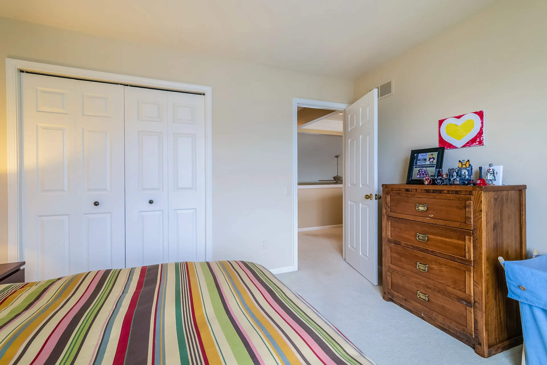 034-Bedroom-5604579-medium.jpg