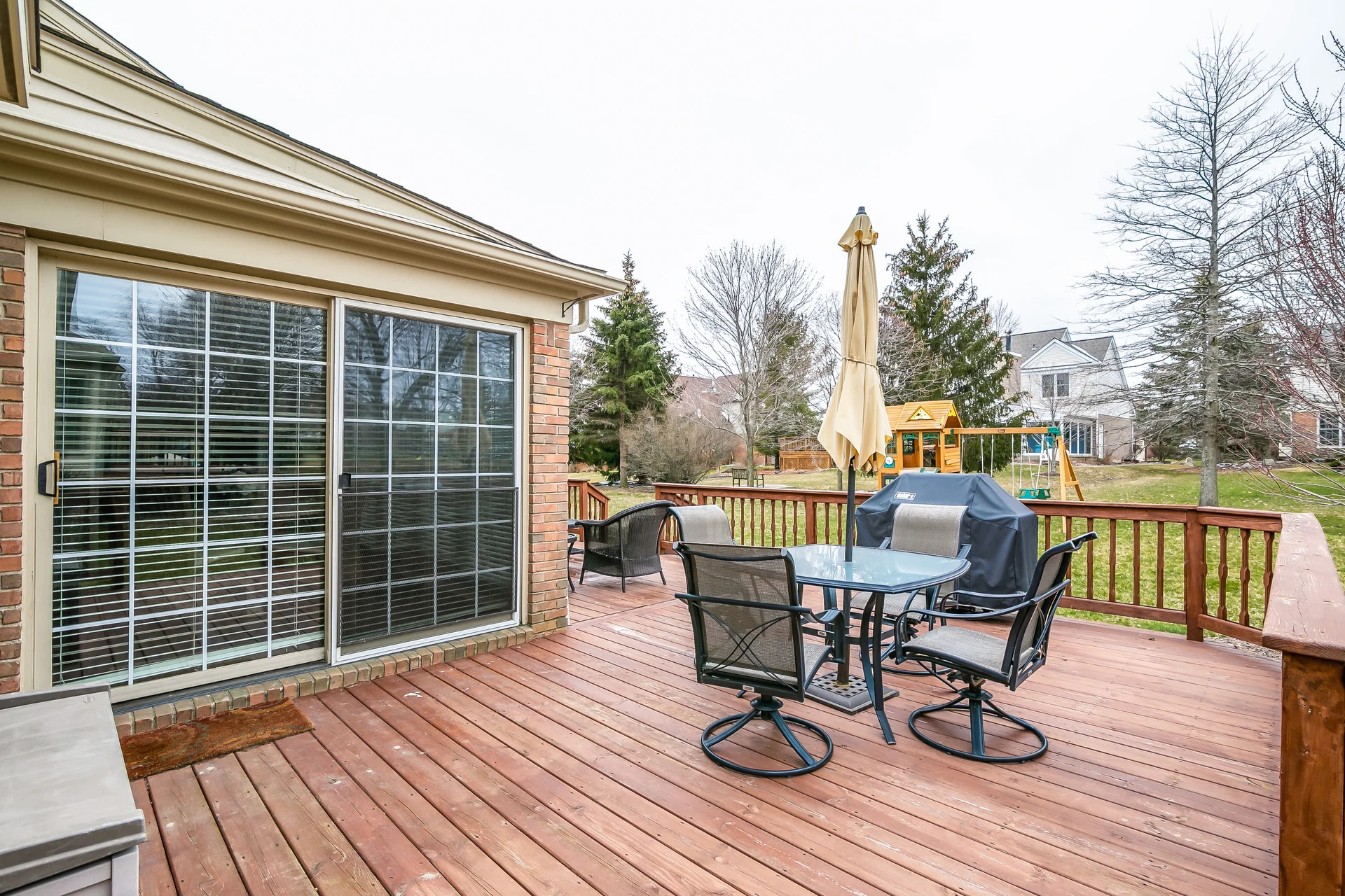 046-Deck-5604543-medium.jpg