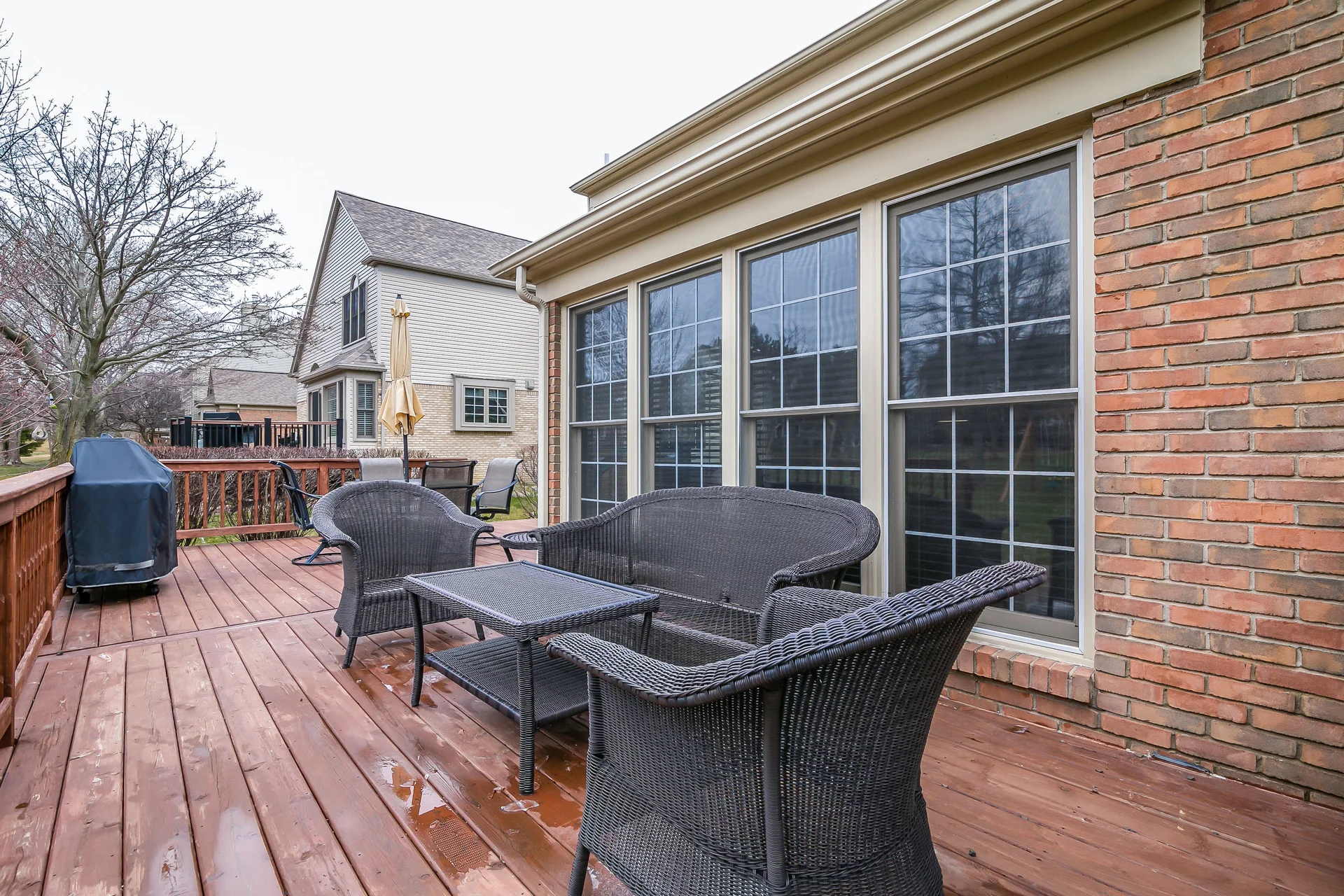 048-Deck-5606574-medium.jpg
