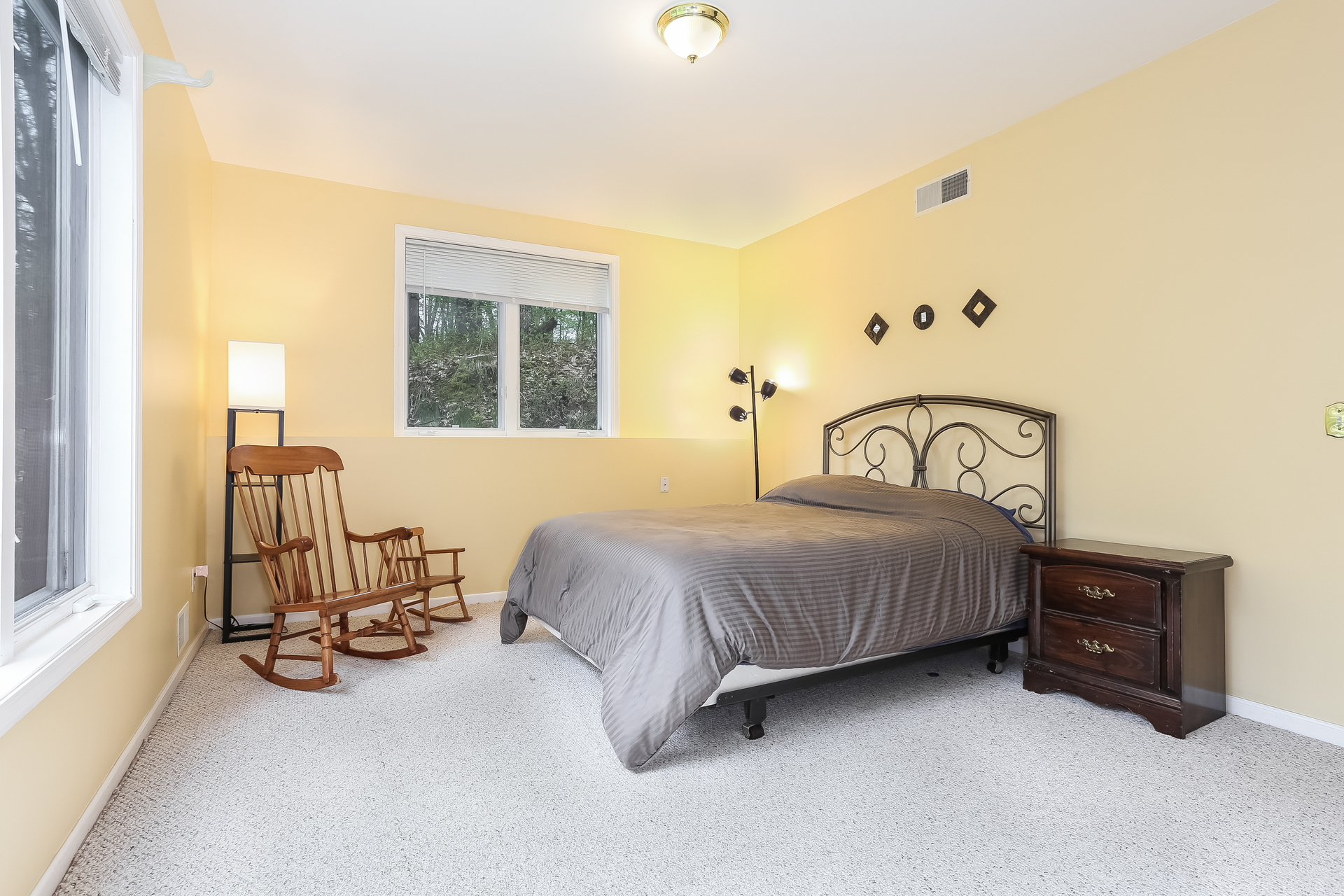 010-Bedroom-5738476-medium.jpg