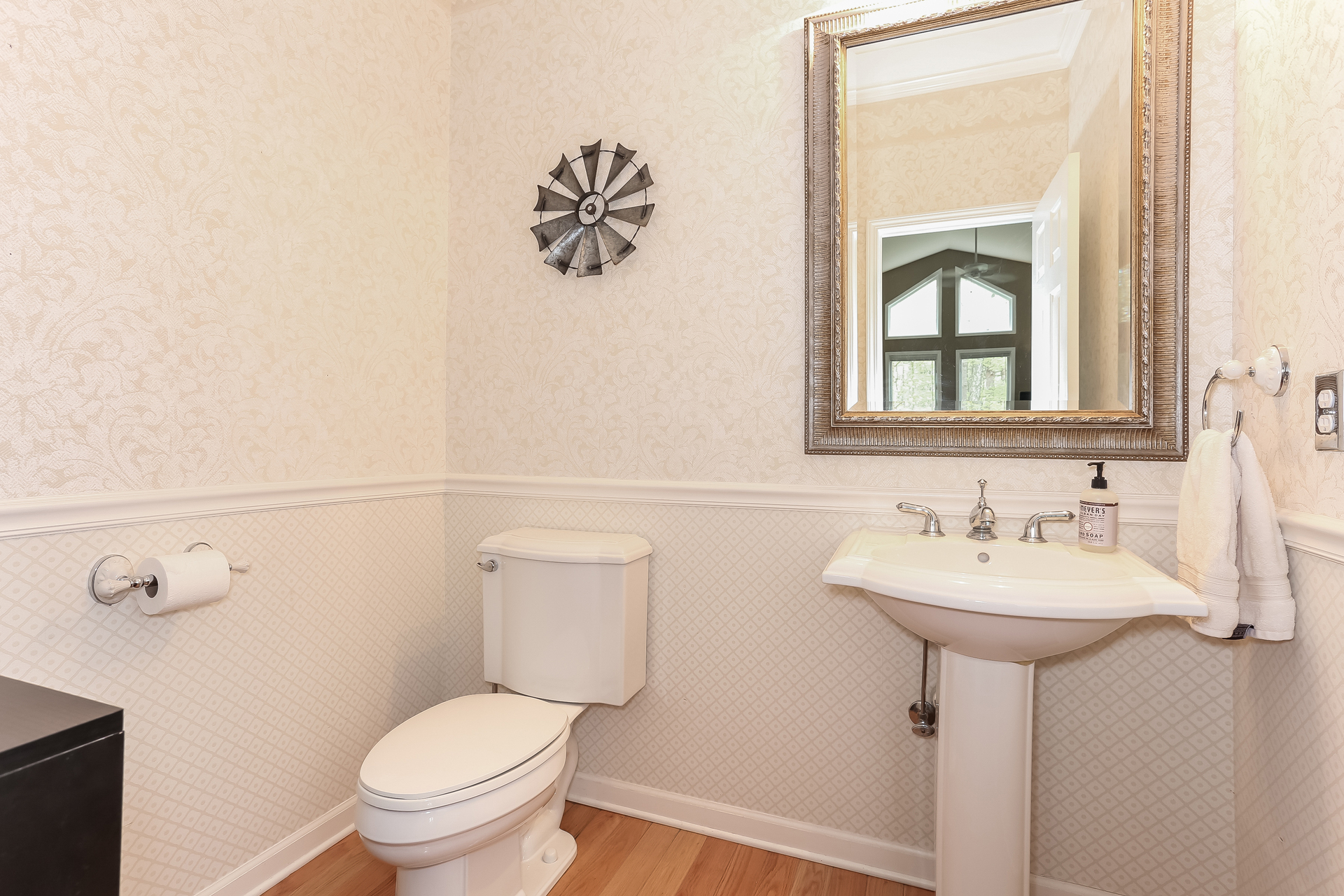029-Powder_Room-5738490-medium.jpg