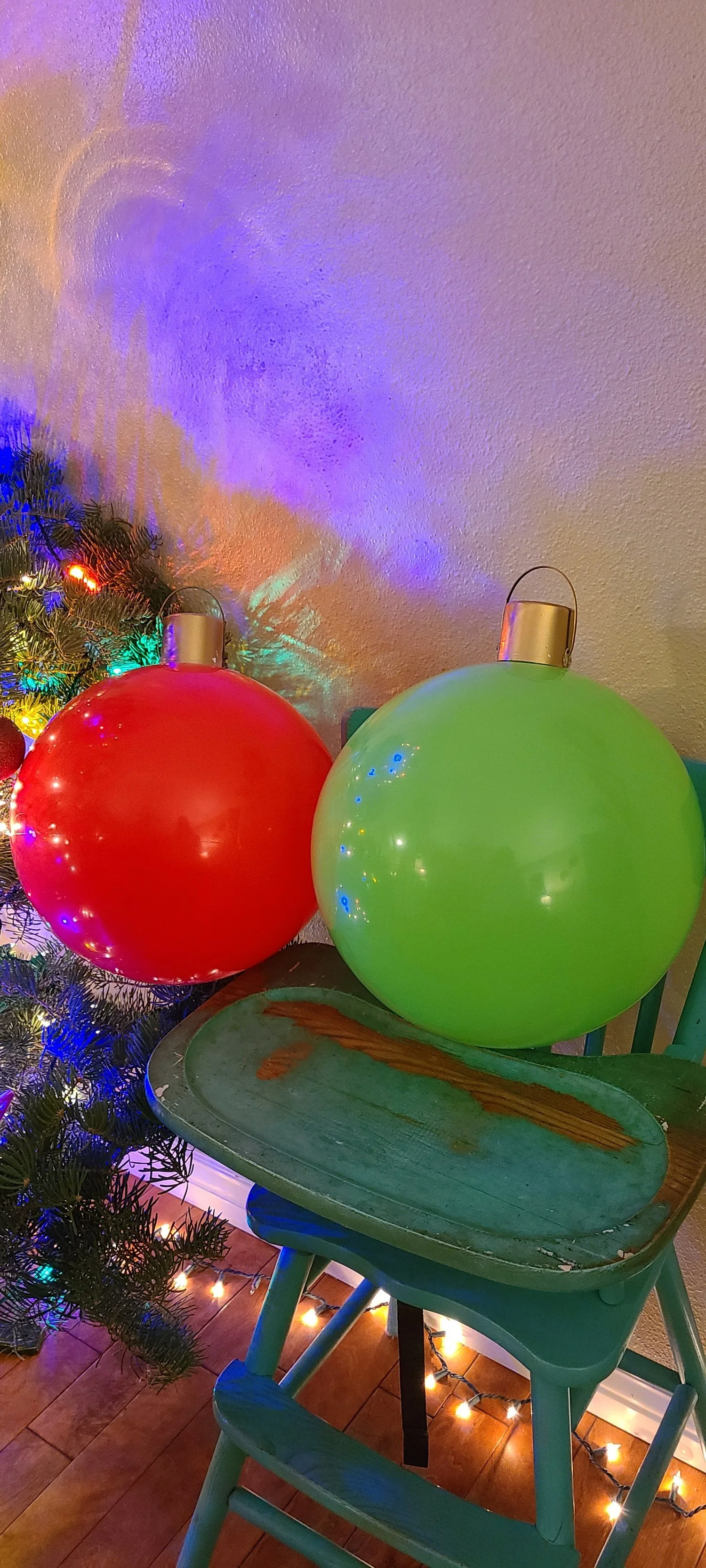 DIY Giant Christmas lawn ornament