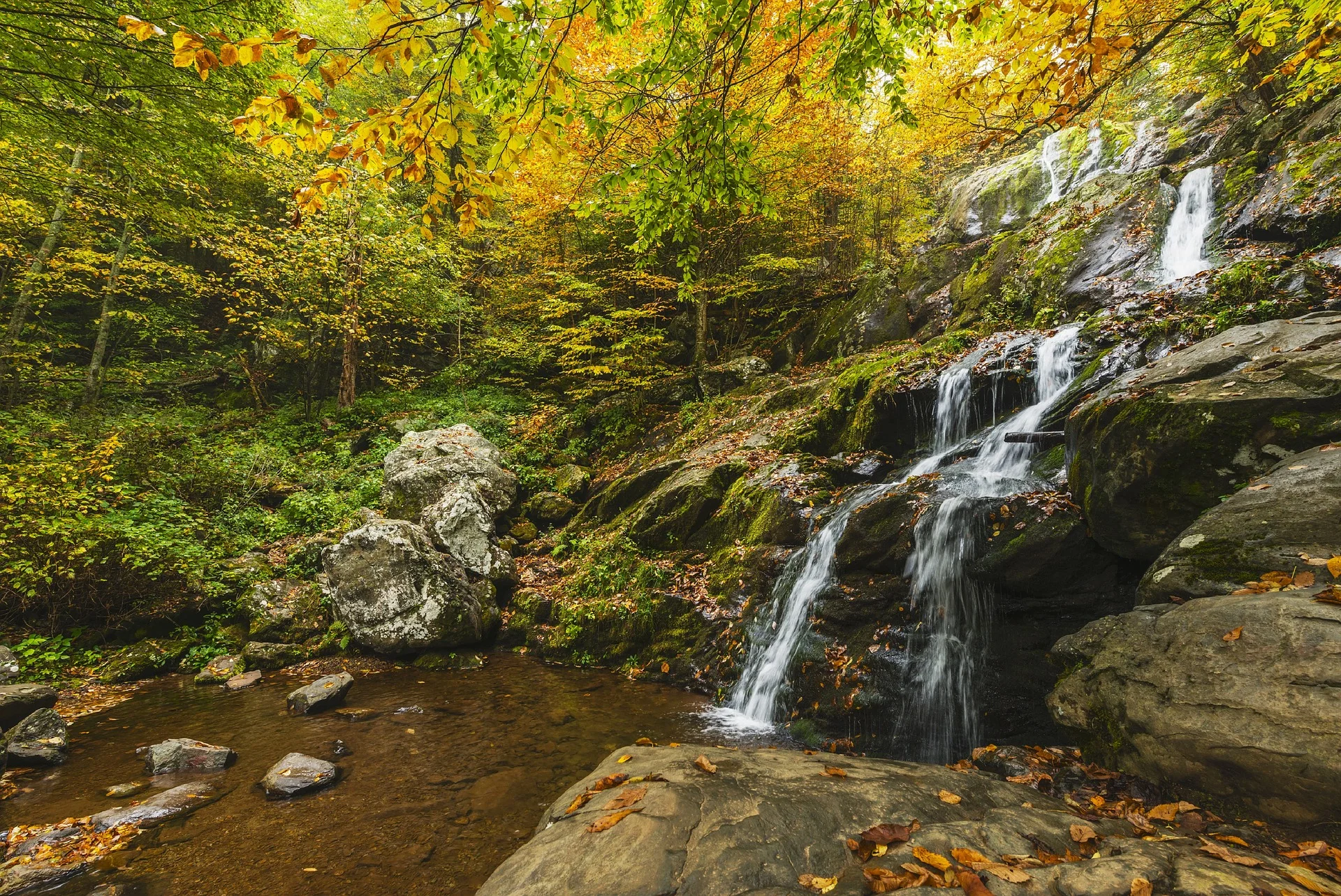 waterfall-1611337_1920.jpg