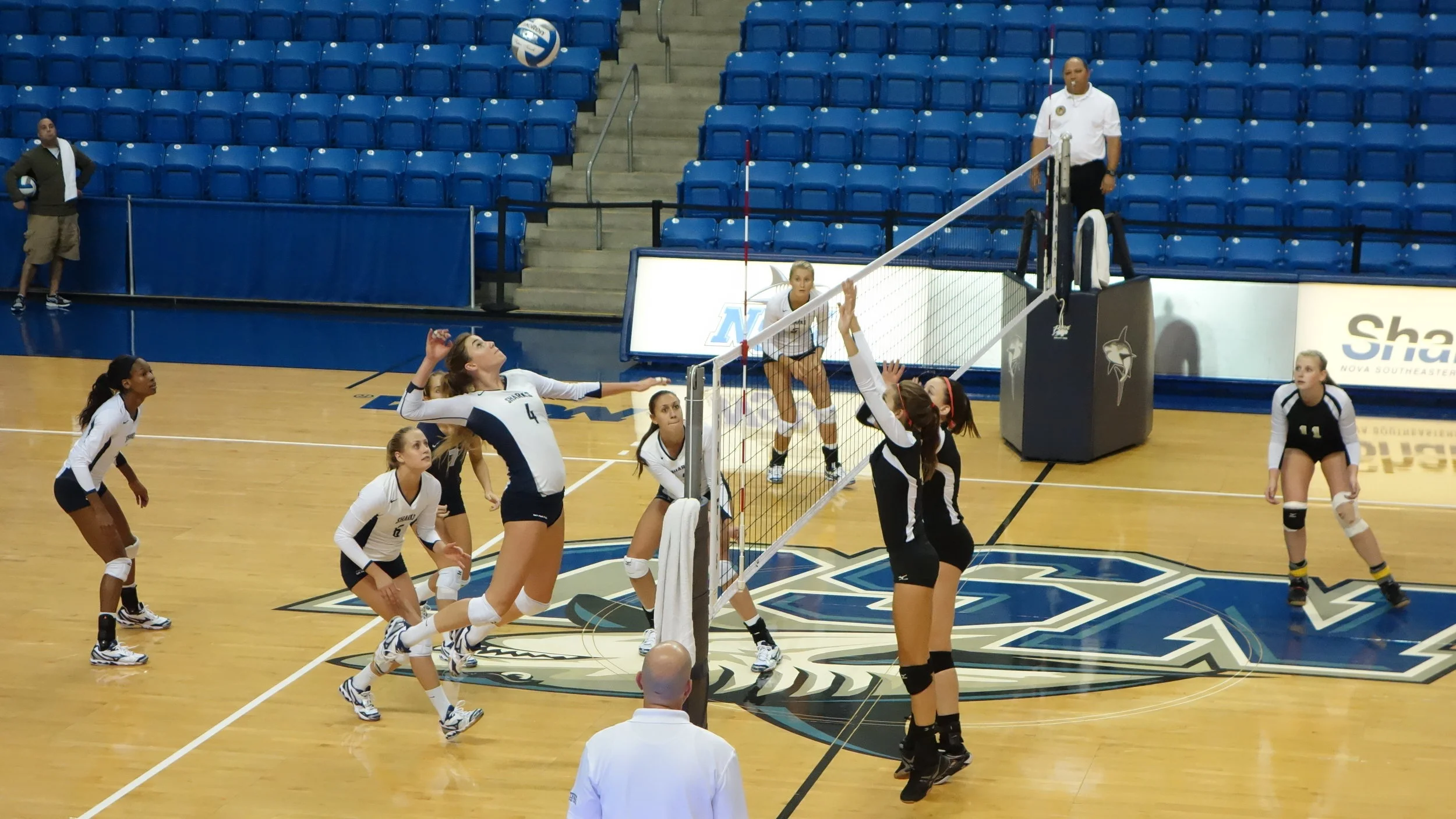One of our former Industry VBC club players getting ready to crush the back set at Nova Southeastern University.