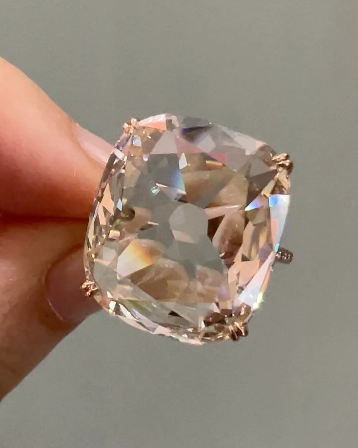 A cushion cut 10.06ct Type IIA diamond single stone ring, mounted in micro pave diamond rose gold. Available @simonteaklejewelry #typeiiadiamond #golcondadiamond #flatdiamond #uniqueengagementring #flatdiamondring #simonteaklejewelry #simonteakleavai